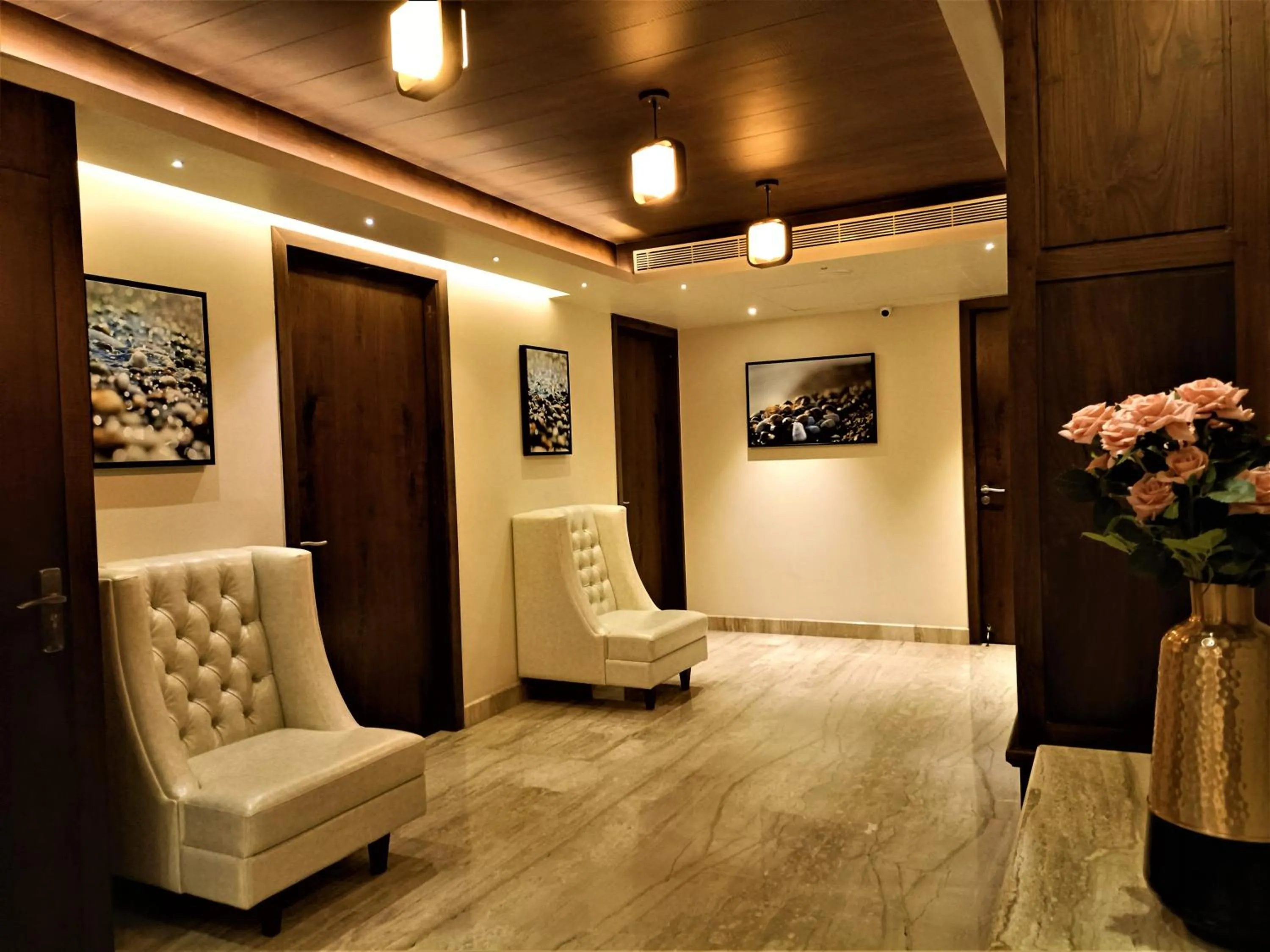 Lobby or reception in Retrieve Health & Wellness