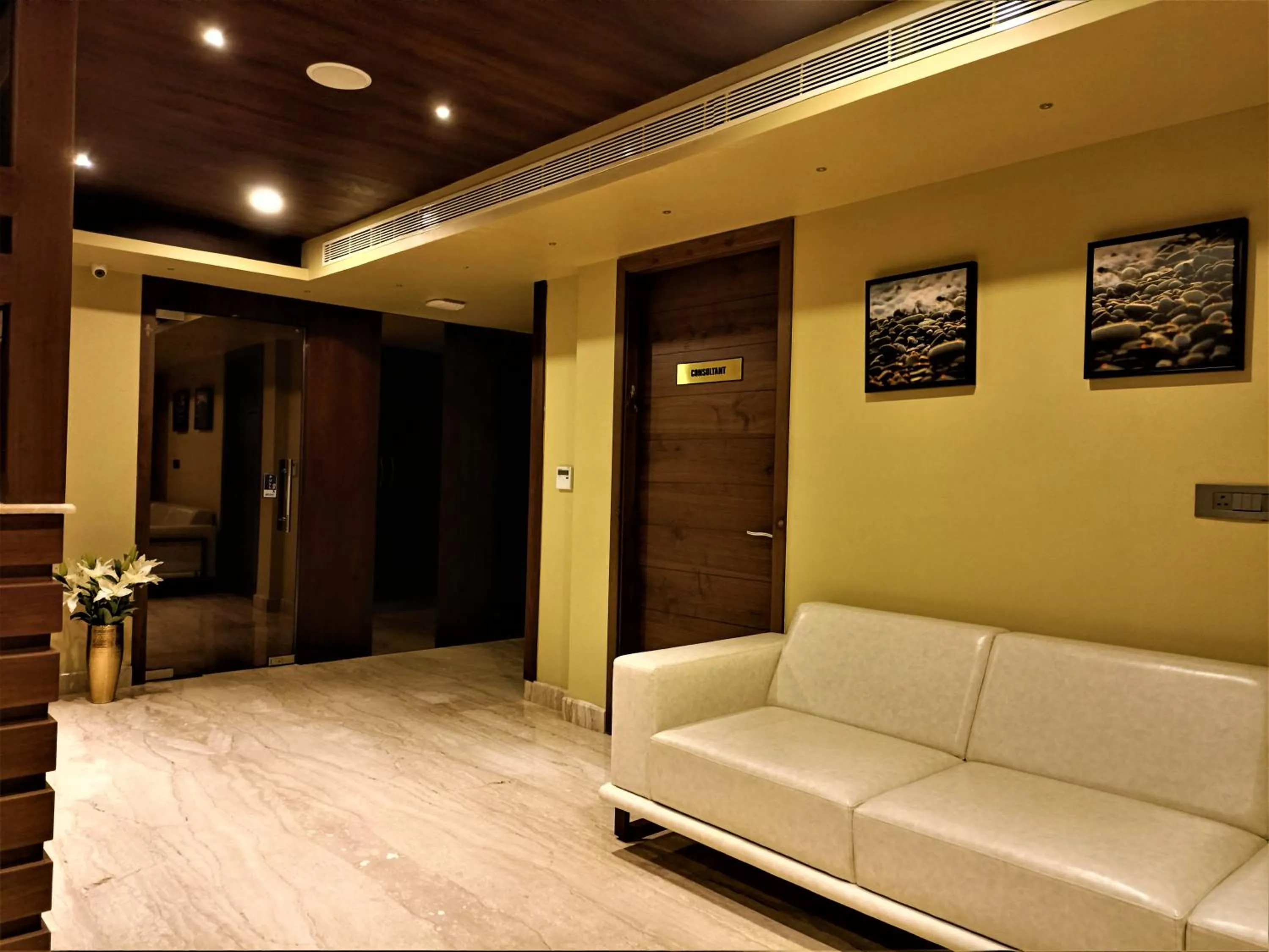 Lobby or reception in Retrieve Health & Wellness