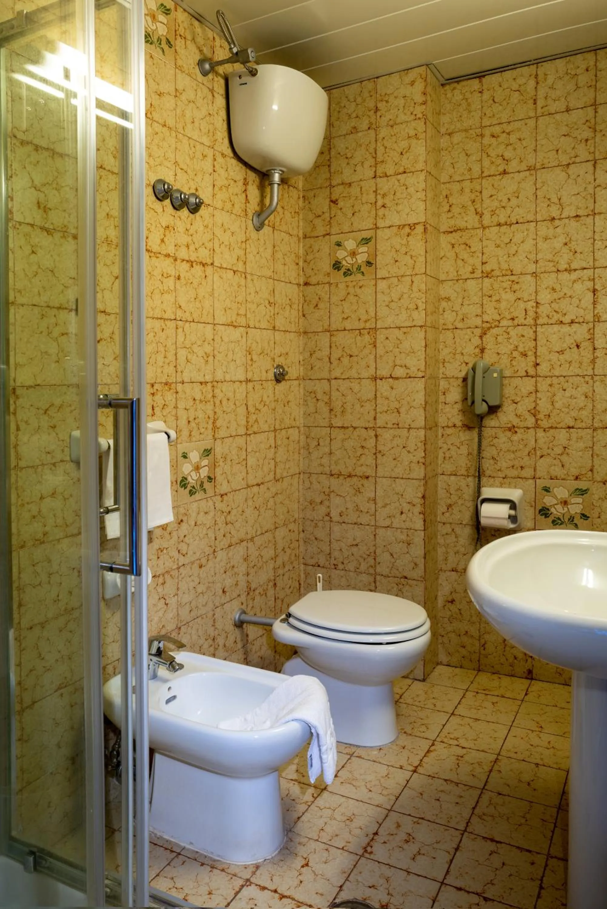 Shower in Hotel Lido Mediterranee