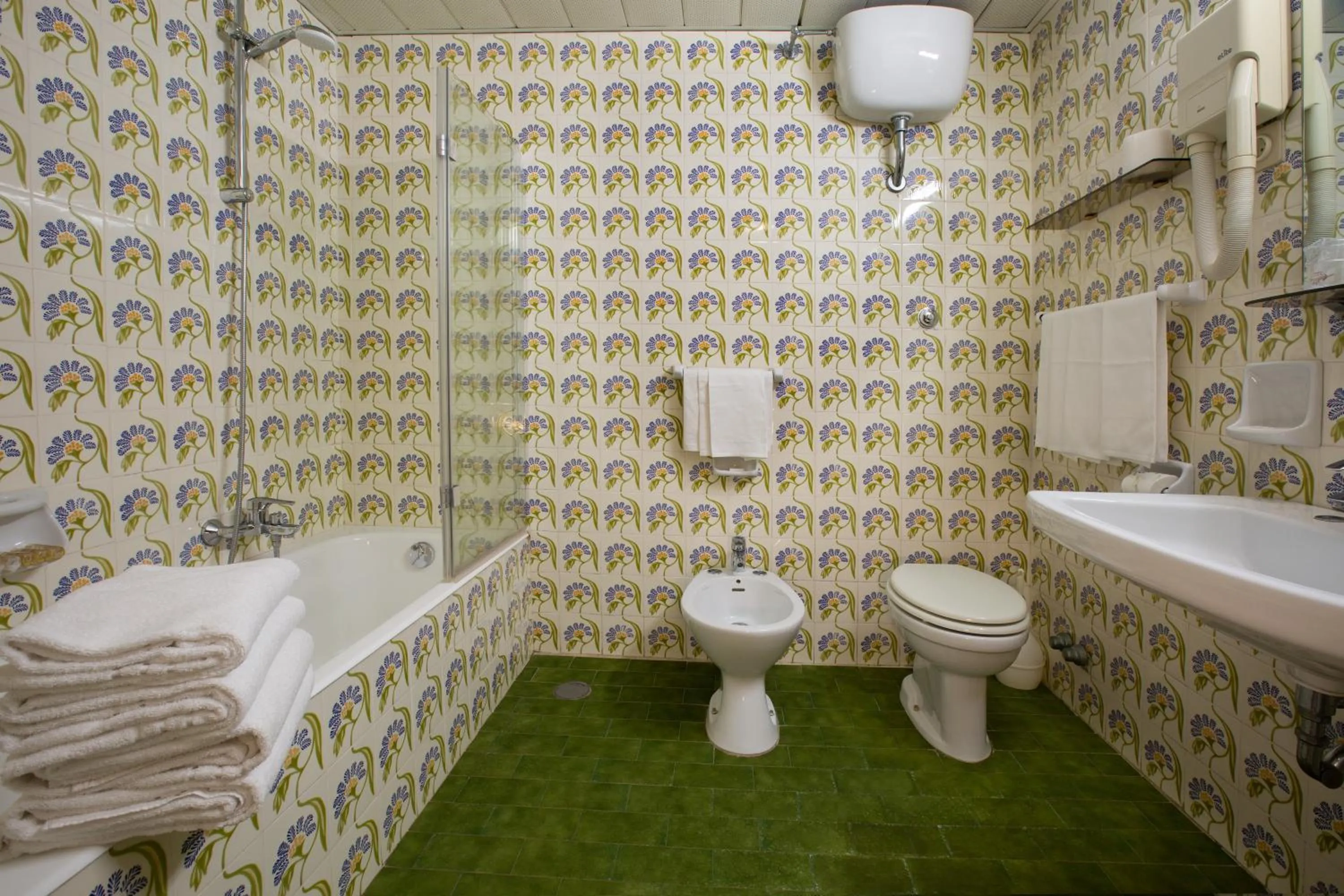 Bathroom in Hotel Lido Mediterranee