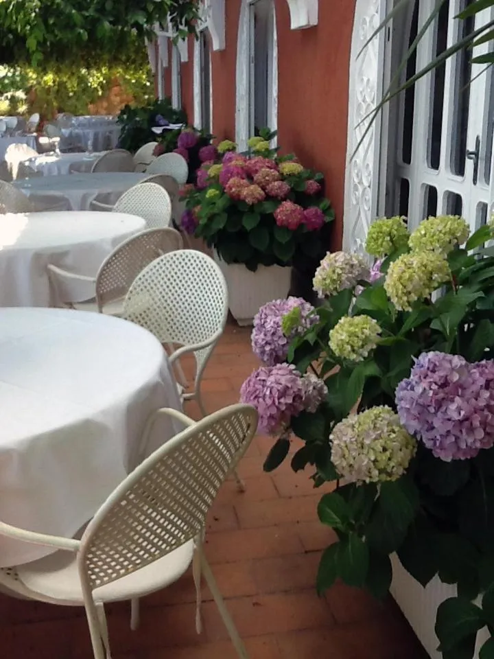 Restaurant/places to eat in Hotel Lido Mediterranee