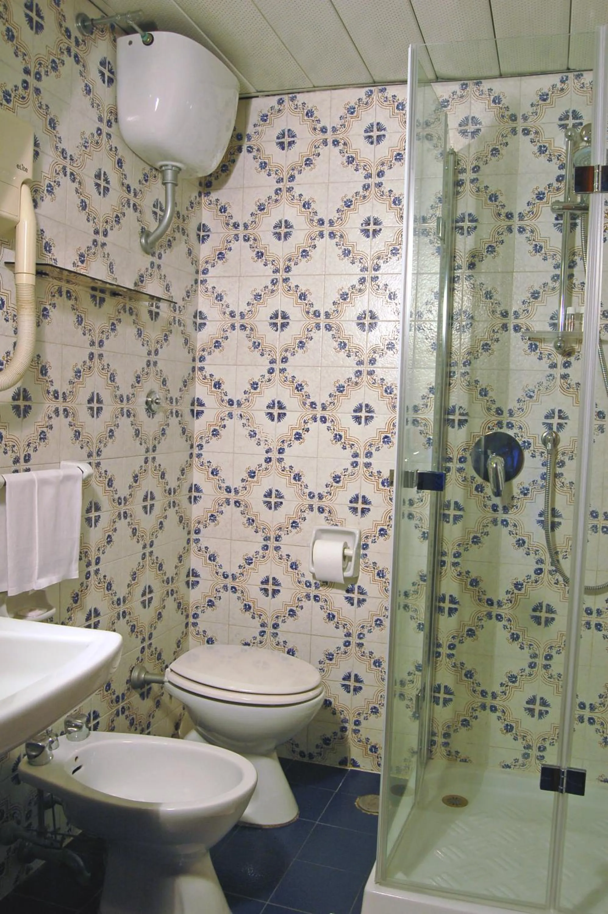 Shower in Hotel Lido Mediterranee