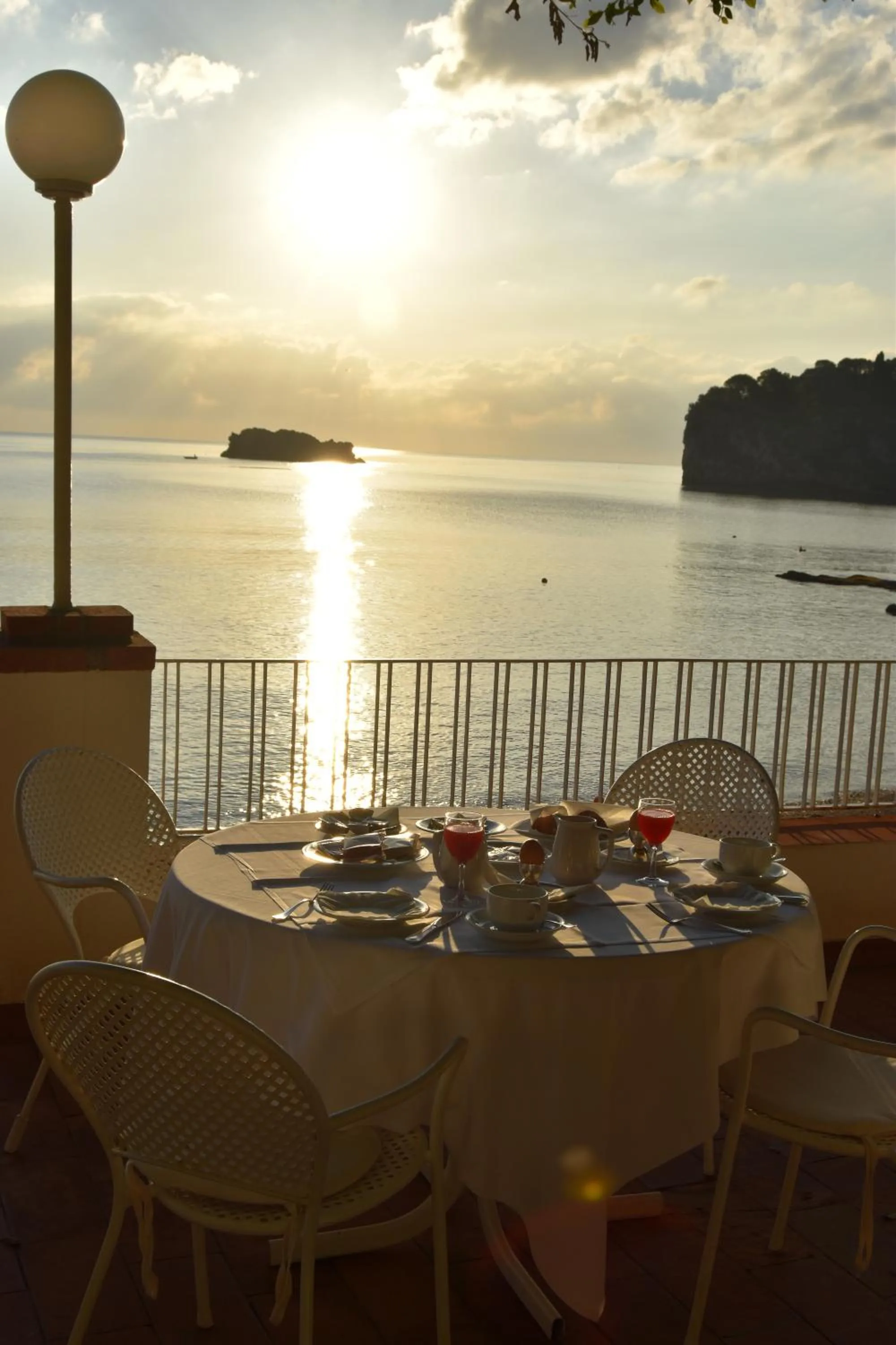 Restaurant/places to eat in Hotel Lido Mediterranee