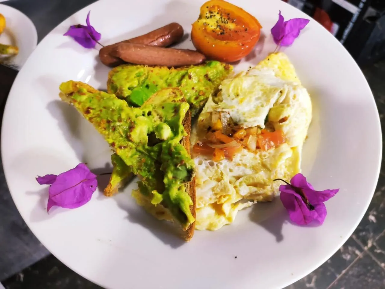 Food and drinks in Anukama Resort