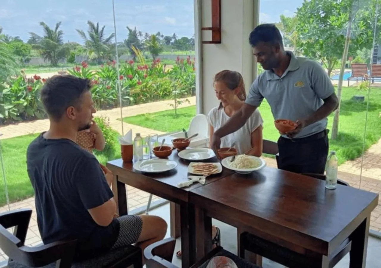 Restaurant/places to eat in Anukama Resort