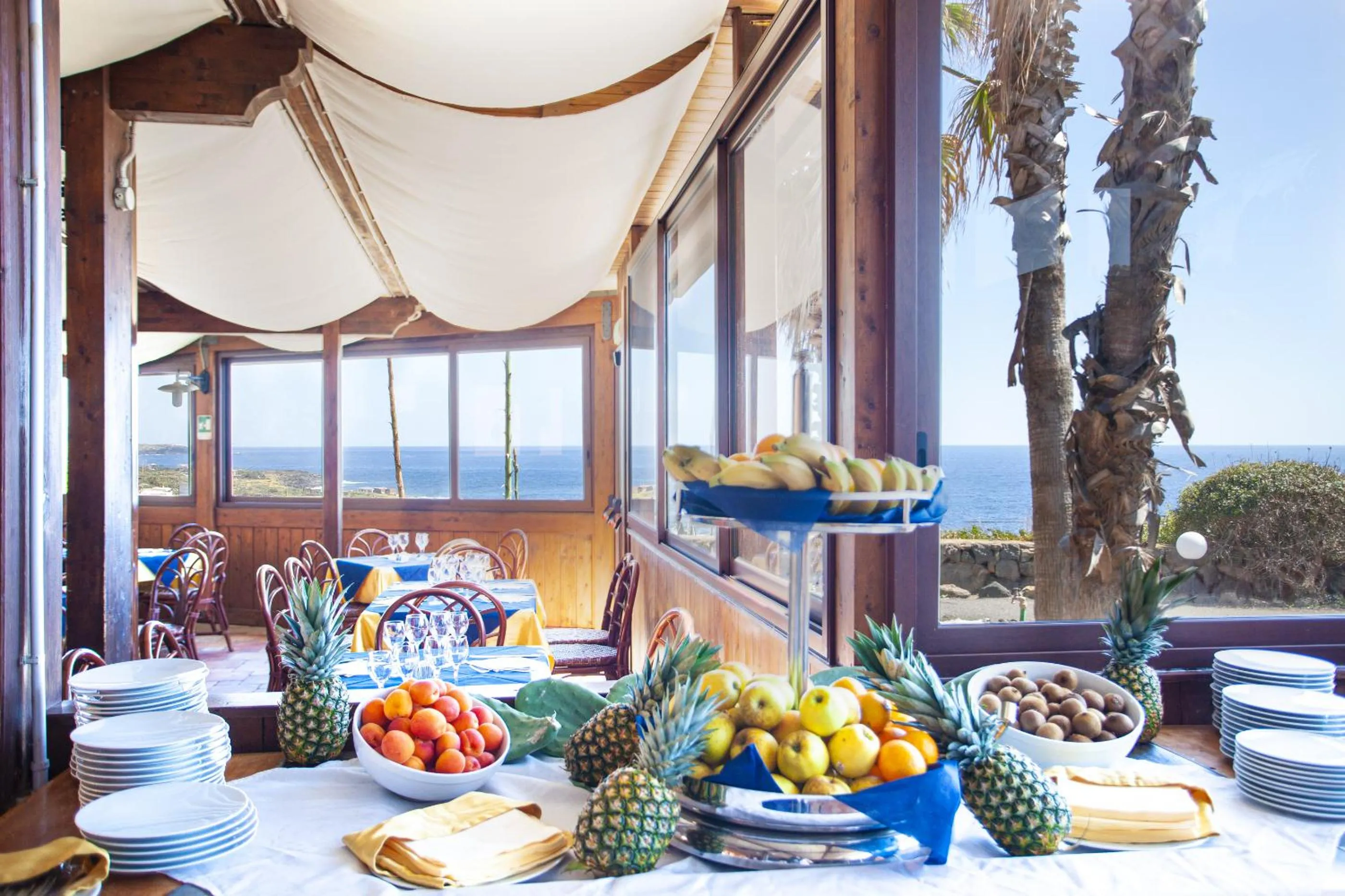 Restaurant/places to eat in Pantelleria Resort