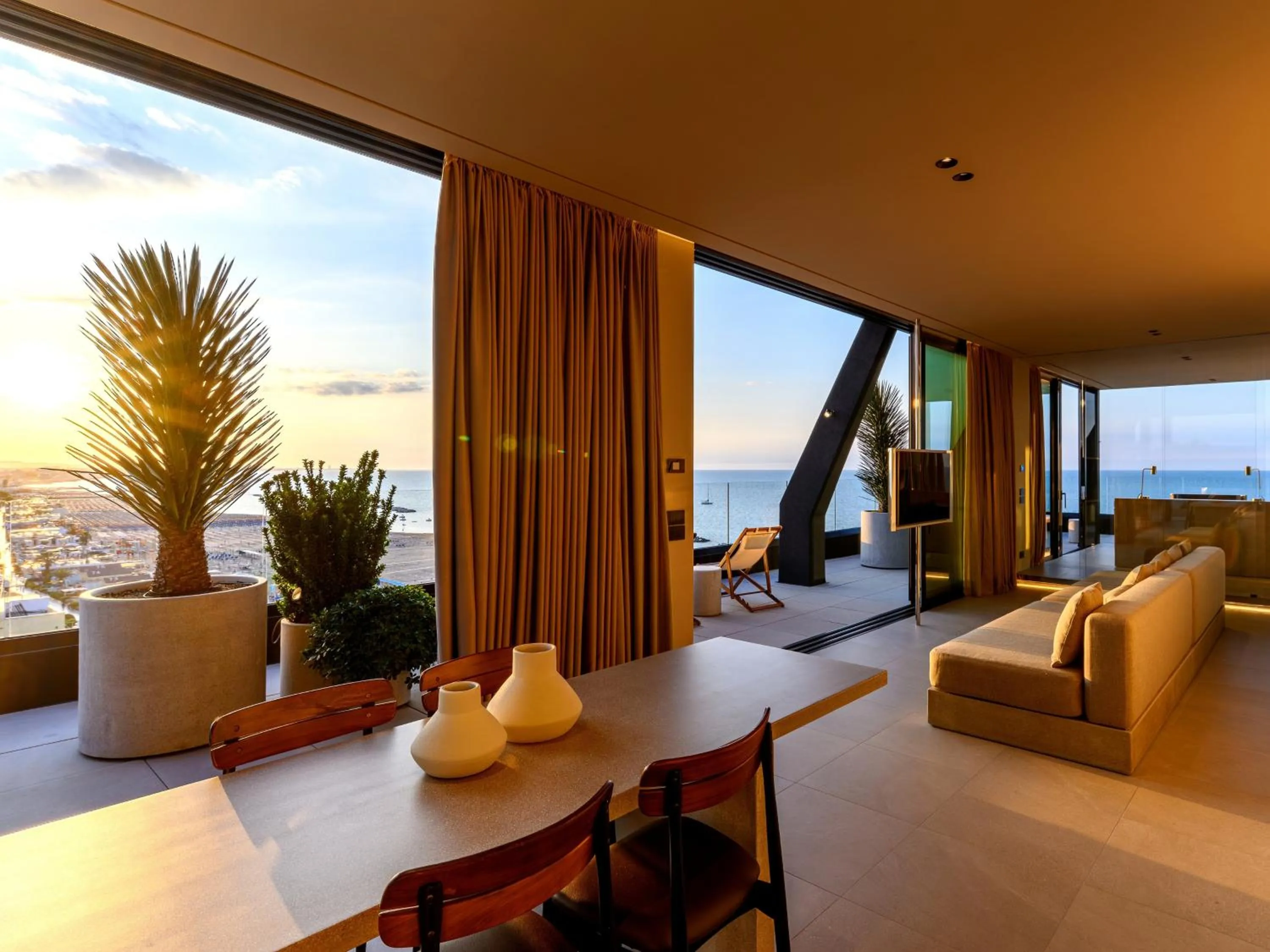 Summer in Victoria Palace Hotel