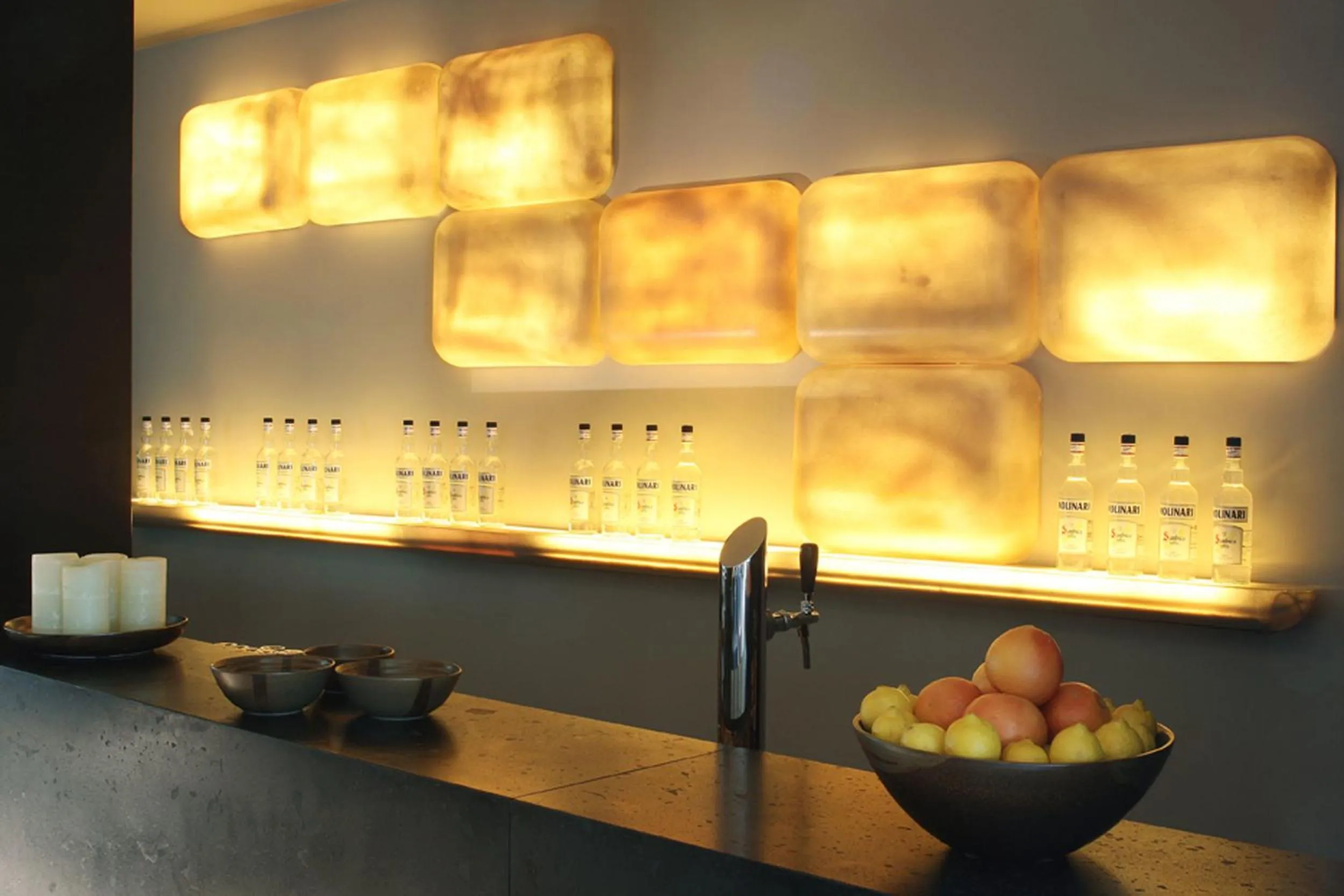 Decorative detail in Victoria Palace Hotel