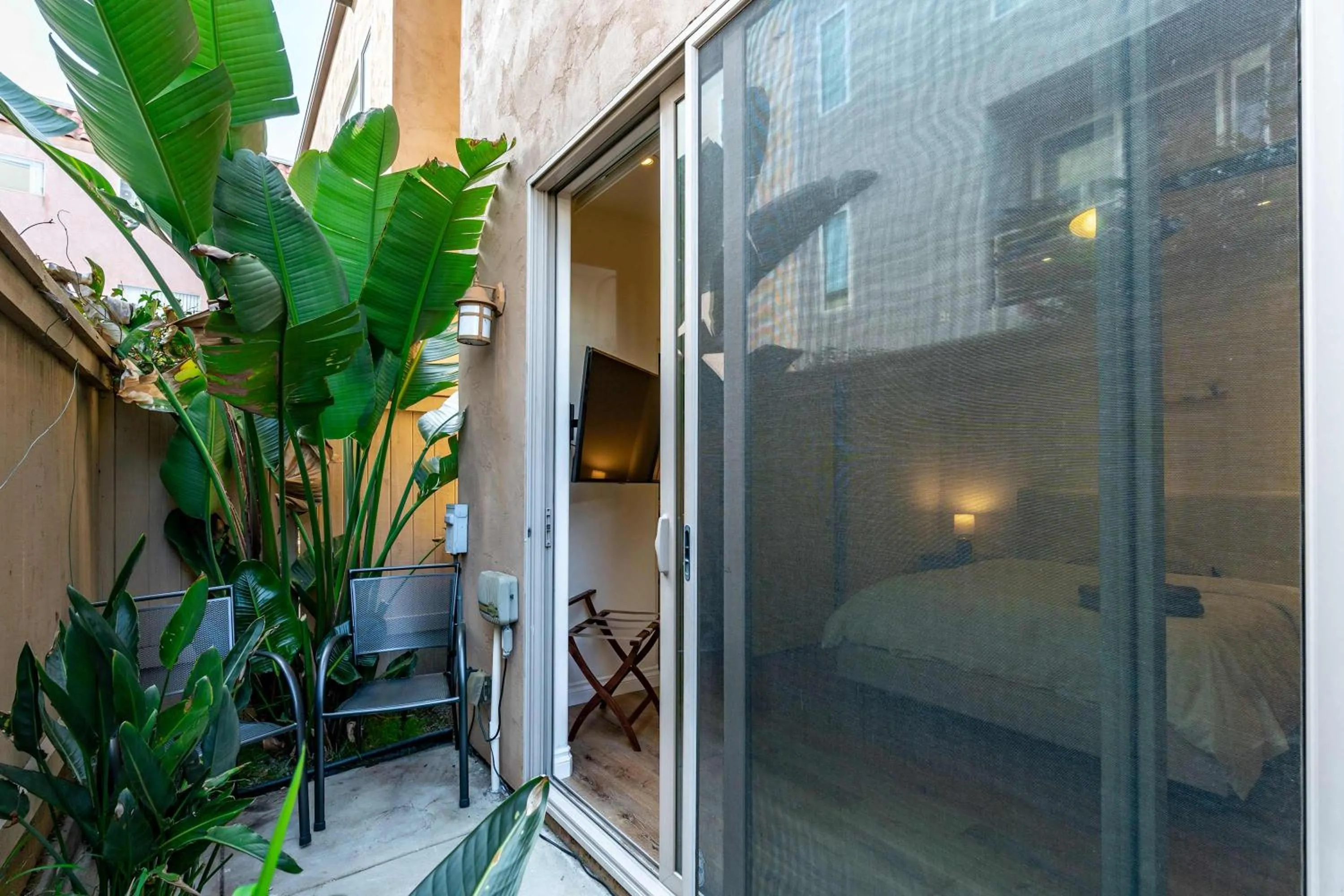 The San Diego Studio - Free Parking