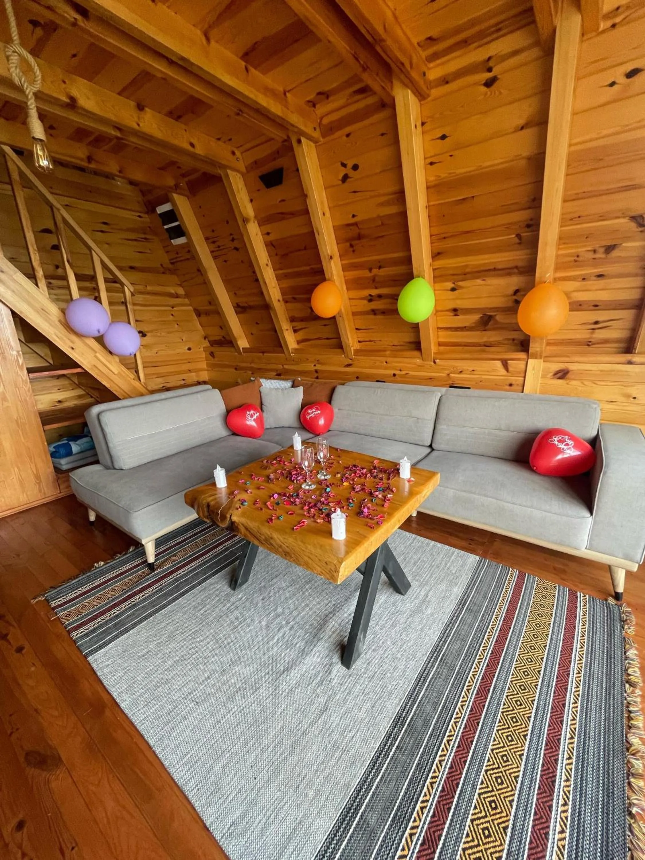 Communal lounge/ TV room in Dağderebungalow