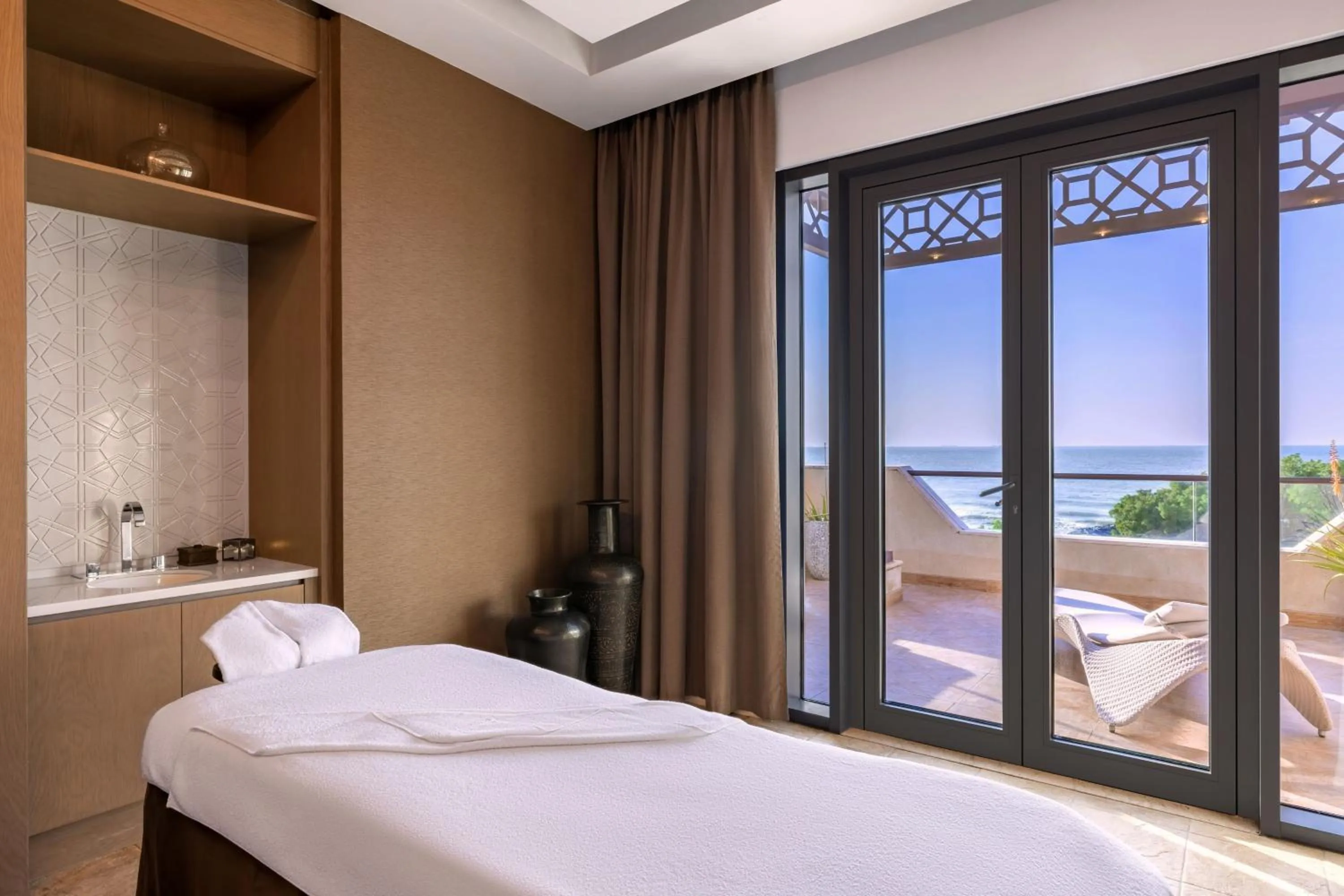 Spa and wellness centre/facilities, Bed in Ajman Saray, a Luxury Collection Resort, Ajman