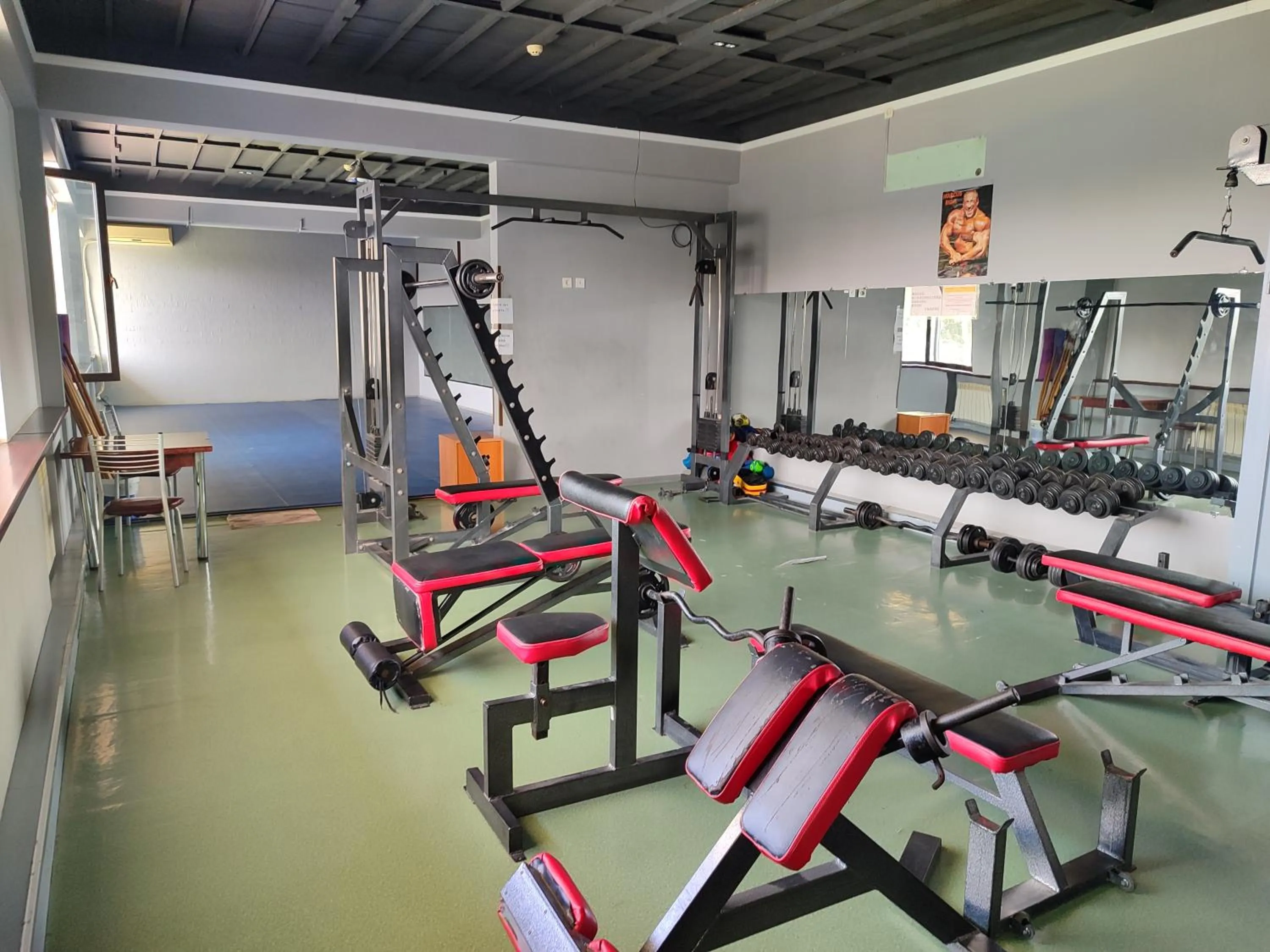 Fitness centre/facilities in Grand Avenue Hotel