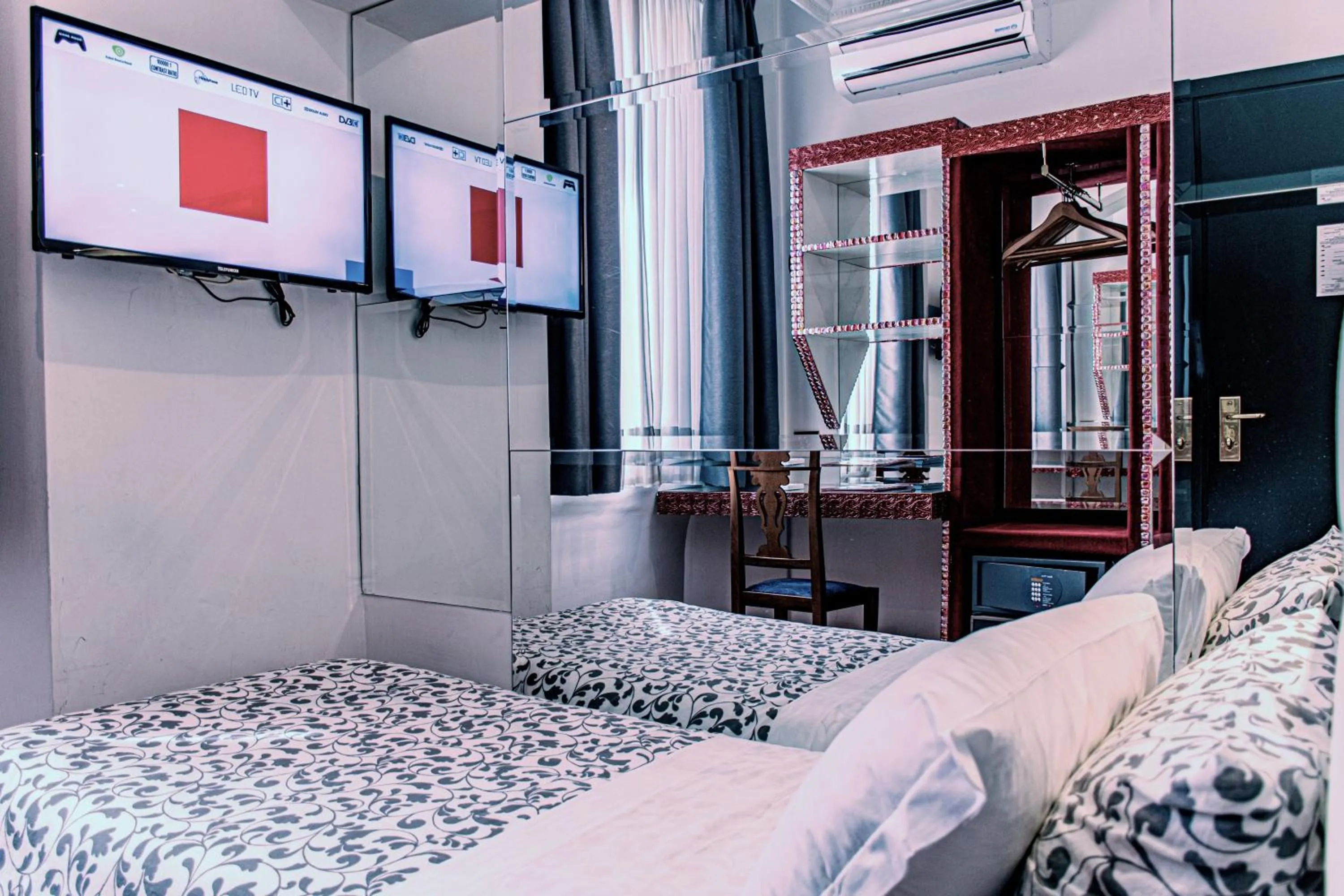 Bedroom, Bed in Hotel Canova