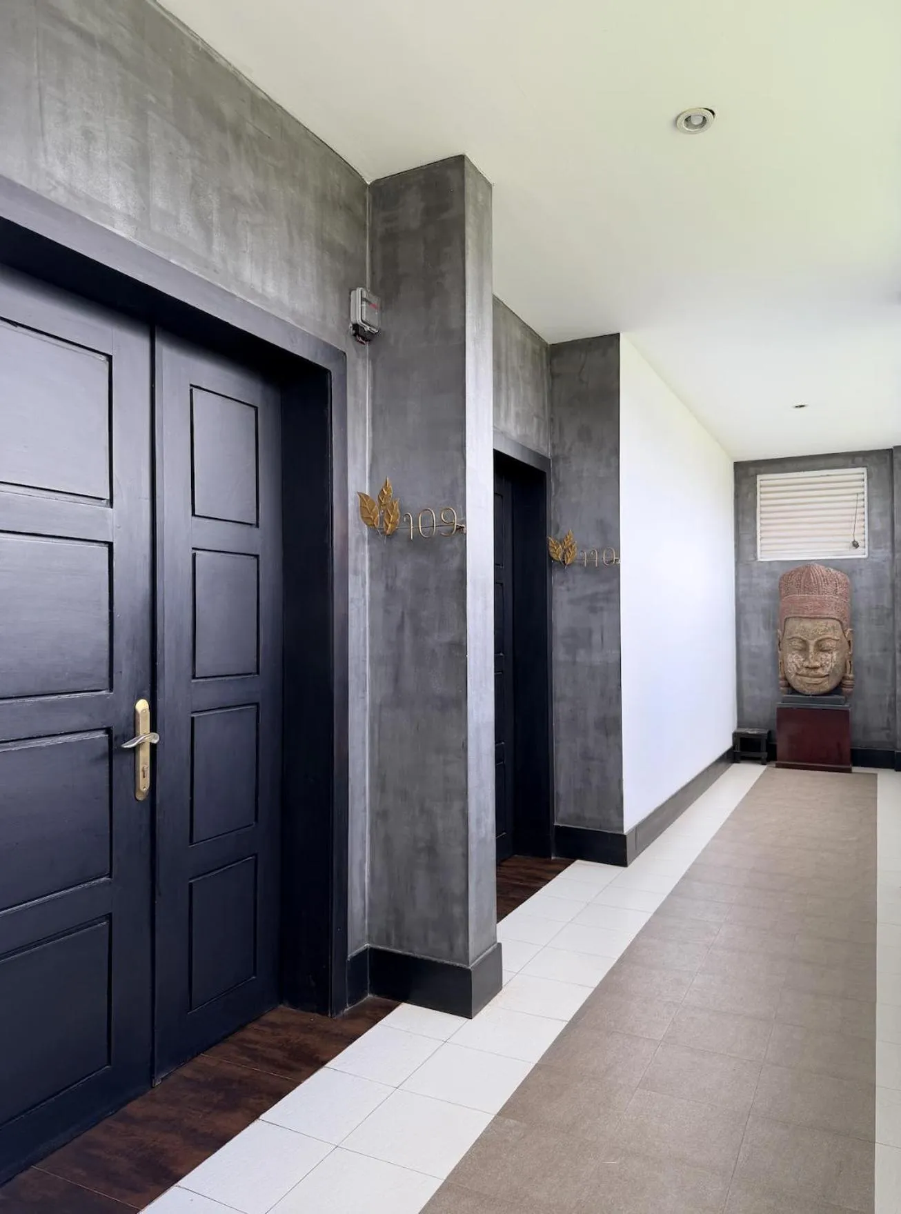 Facade/entrance in Prana Hotel