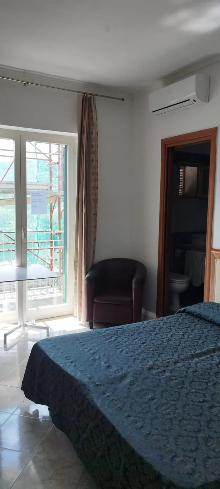 Bed in Hotel Klein Wien