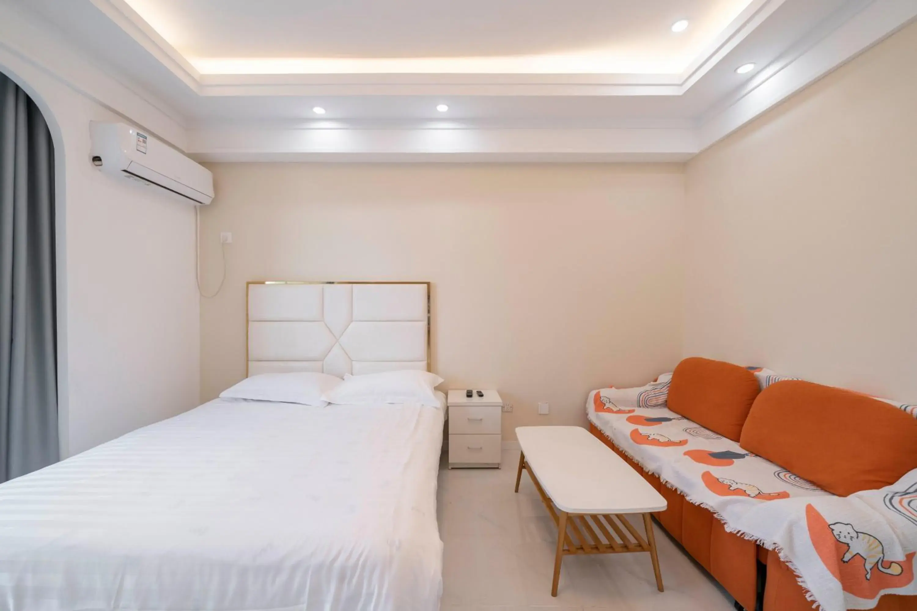 Double Room with Balcony in Shanghai Jiarong Hotel Apartment Double Room with Balcony in Shanghai Jiarong Hotel Apartment