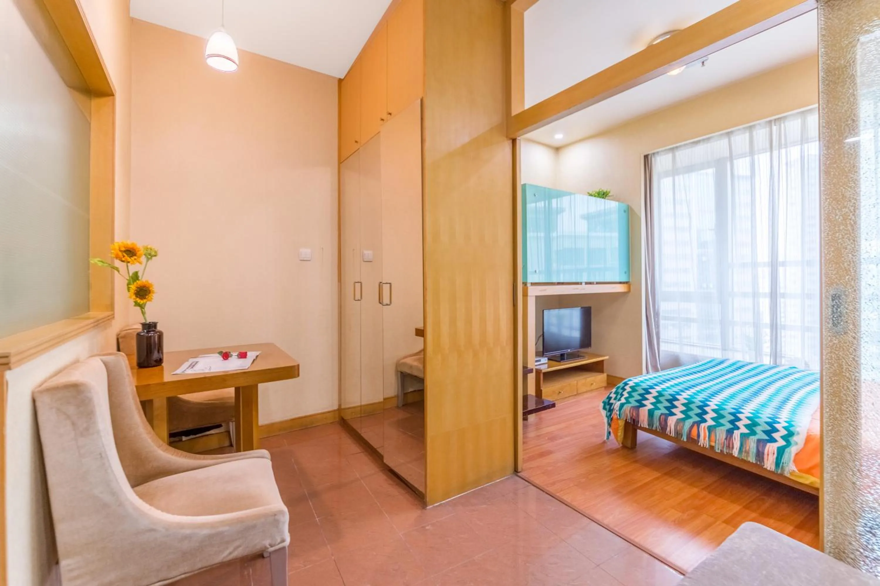 Bed in Shanghai Jiarong Hotel Apartment