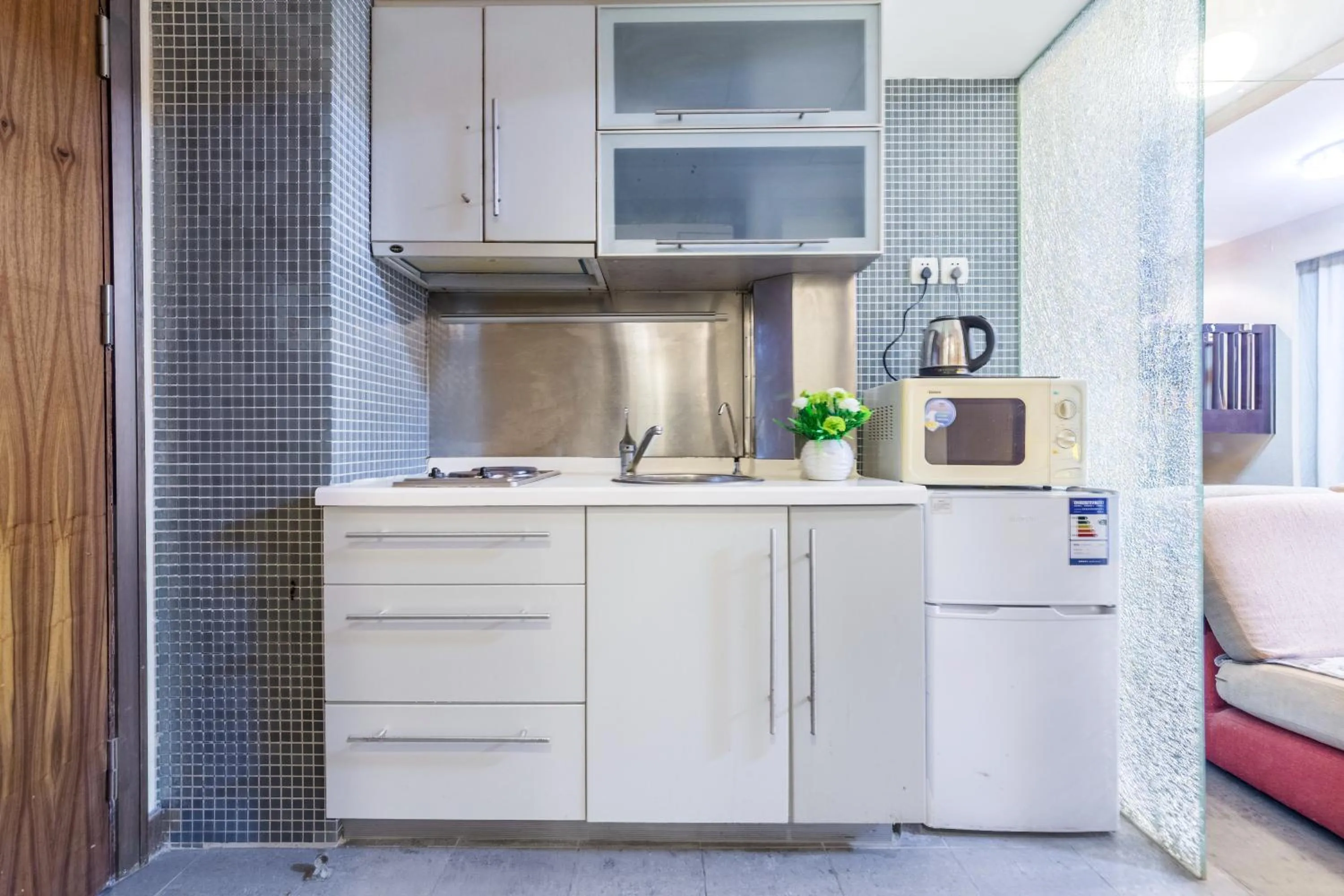 Kitchen or kitchenette in Shanghai Jiarong Hotel Apartment