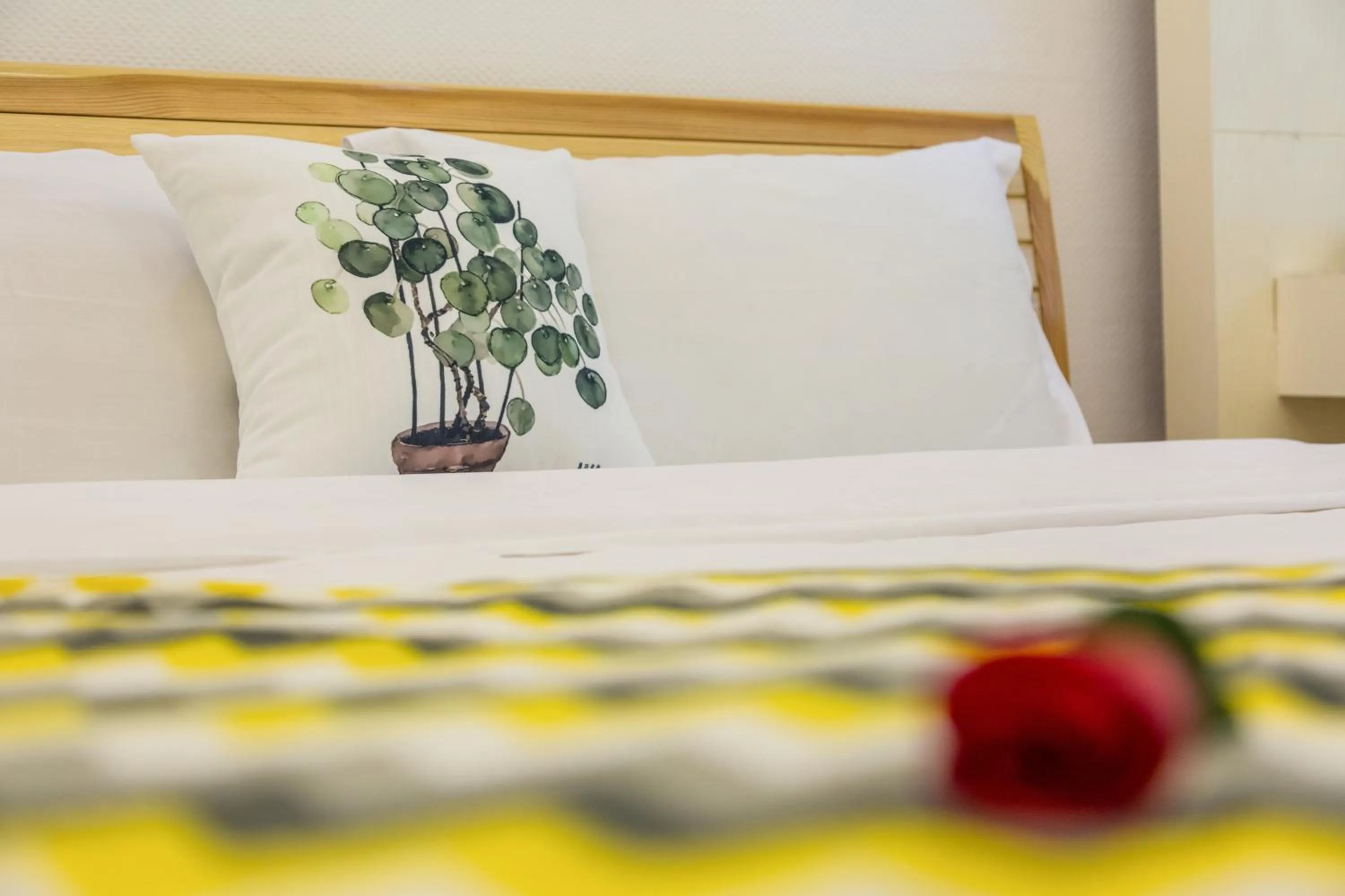 Bed in Shanghai Jiarong Hotel Apartment