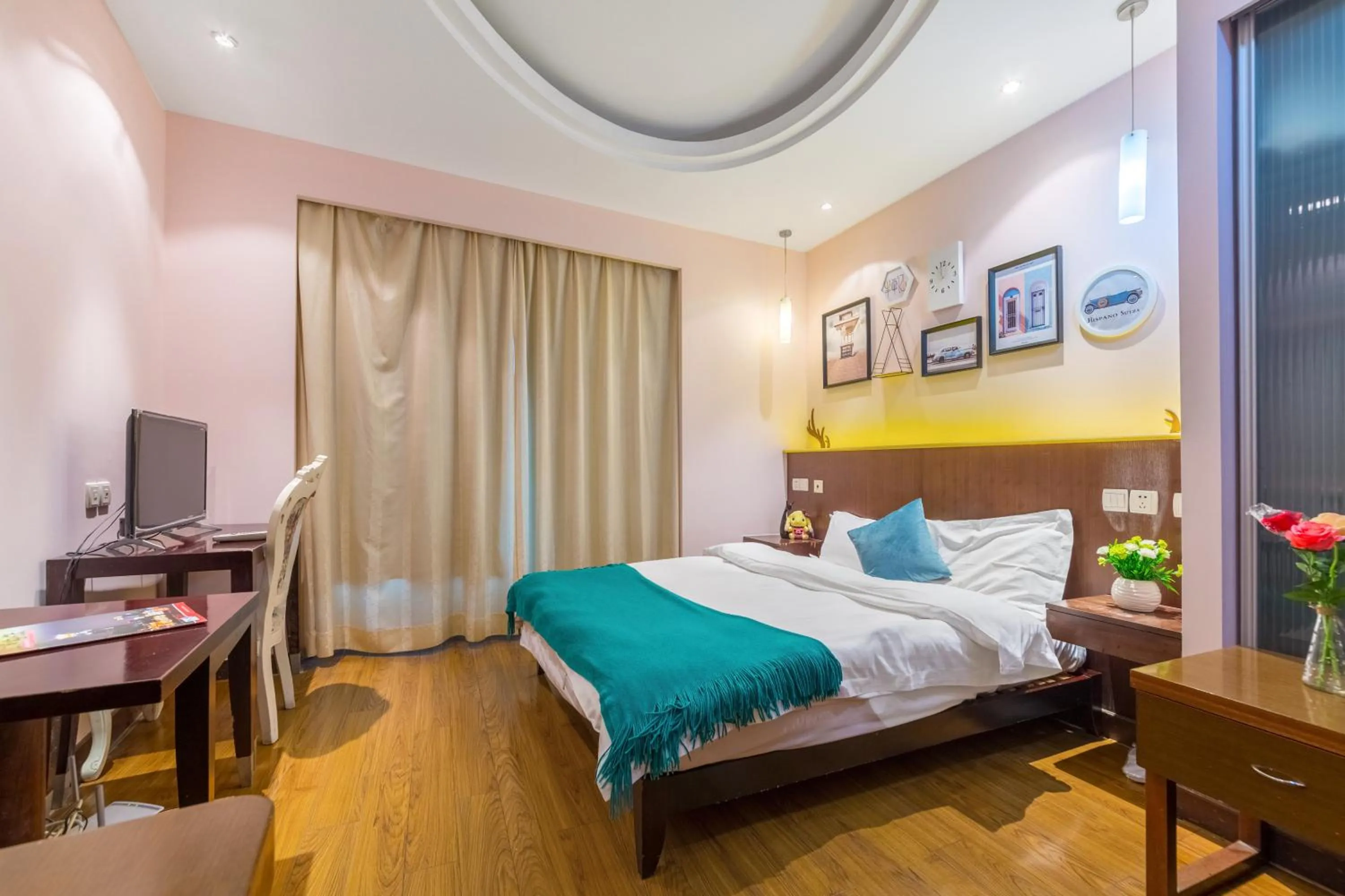 Bed in Shanghai Jiarong Hotel Apartment