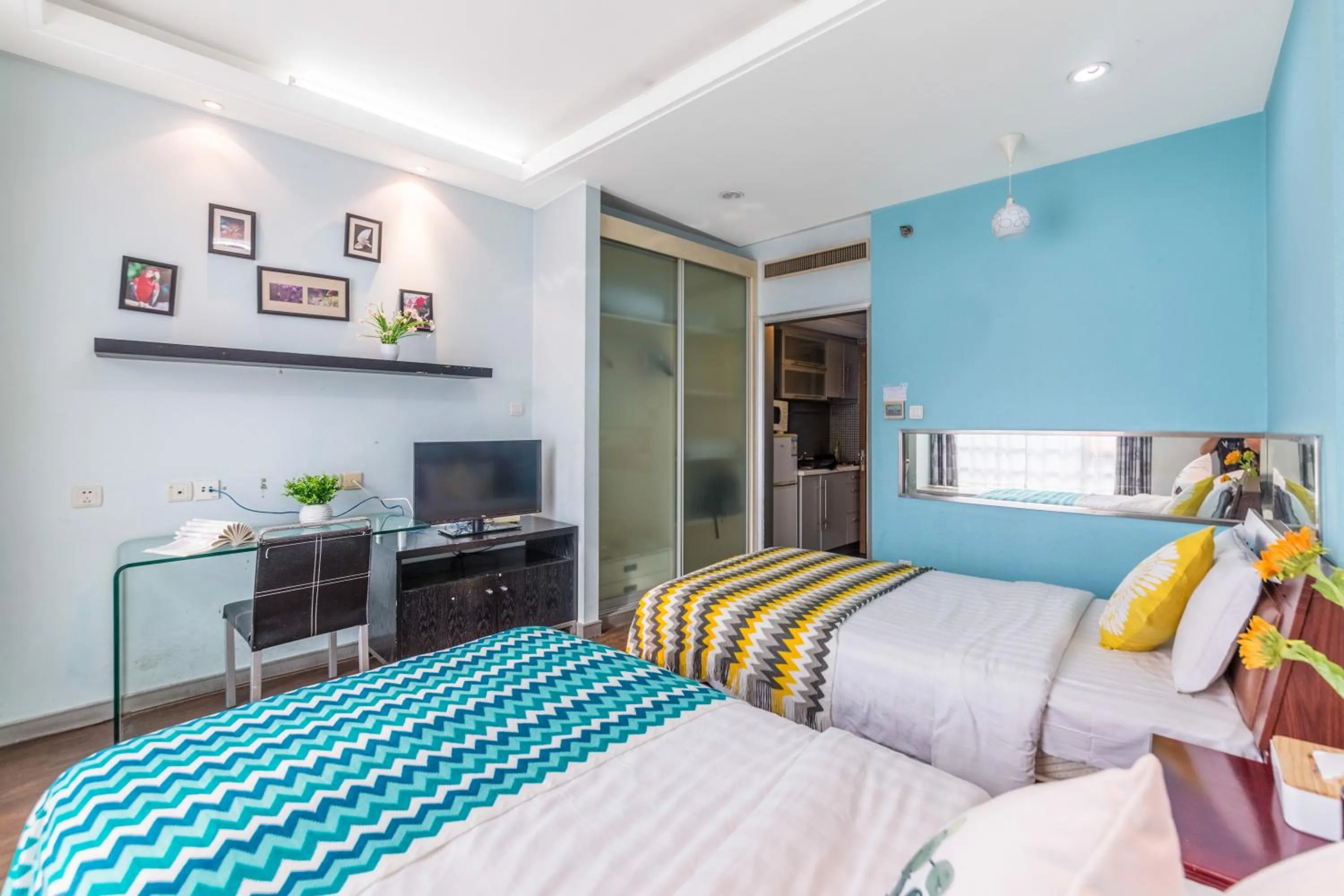 Bed in Shanghai Jiarong Hotel Apartment