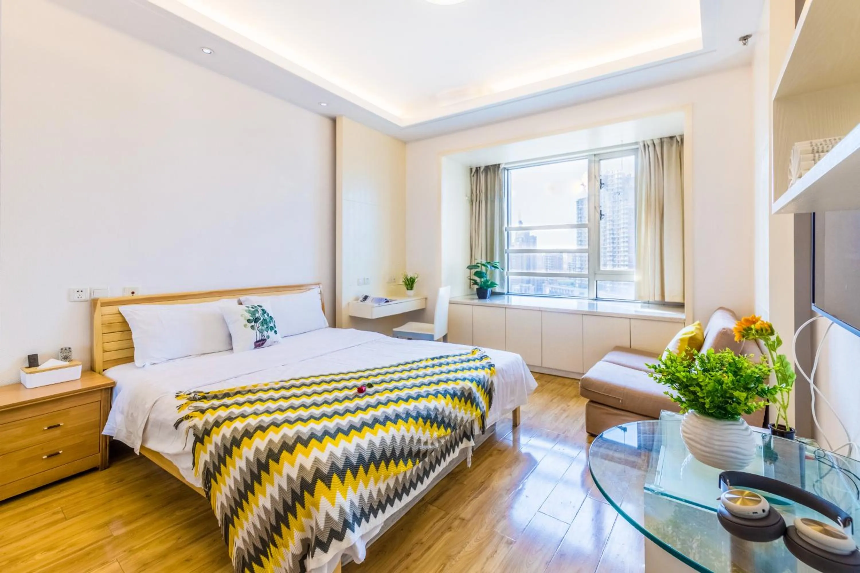 Bed in Shanghai Jiarong Hotel Apartment