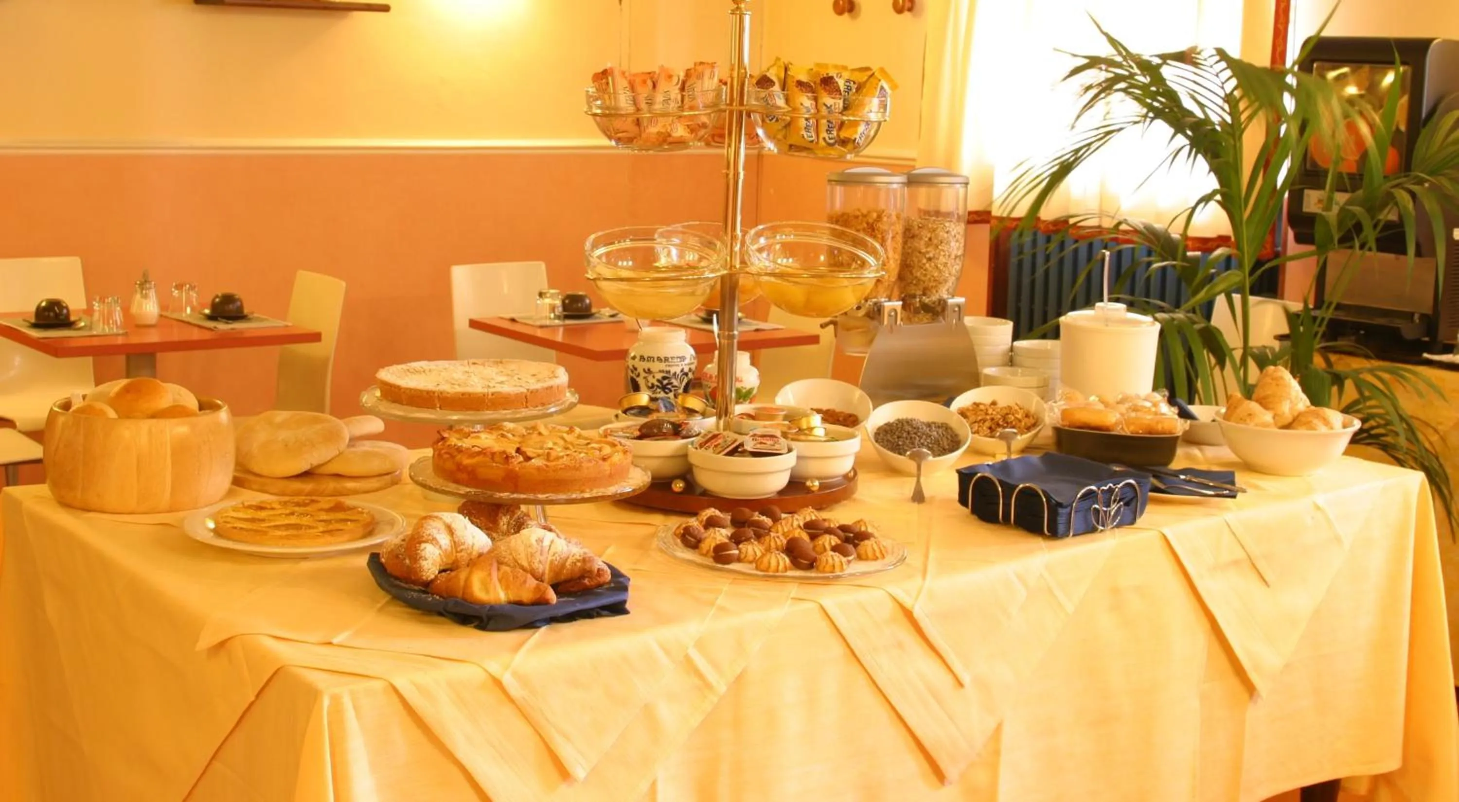 Breakfast in Air Hotel