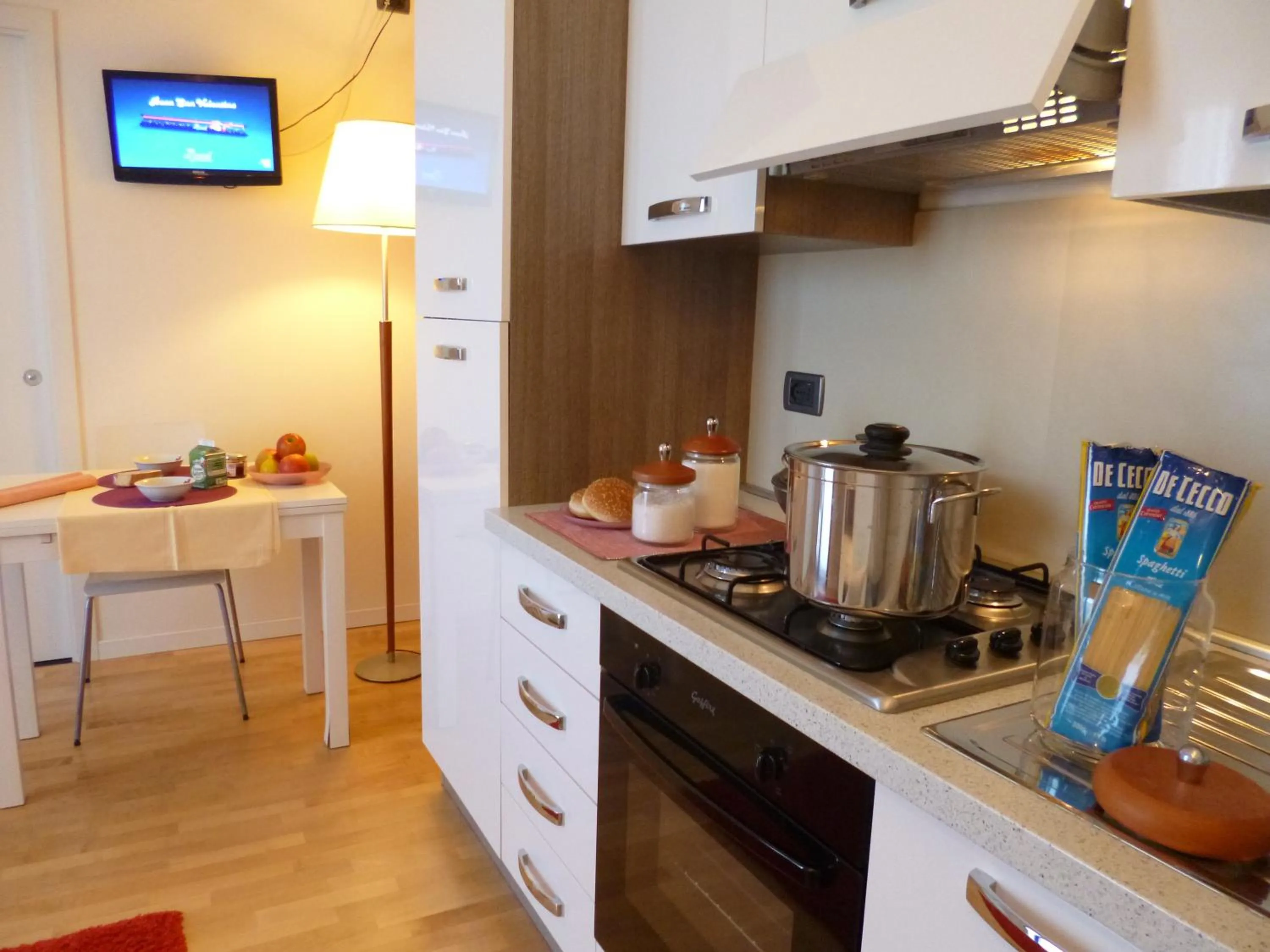 Kitchen or kitchenette in Air Hotel