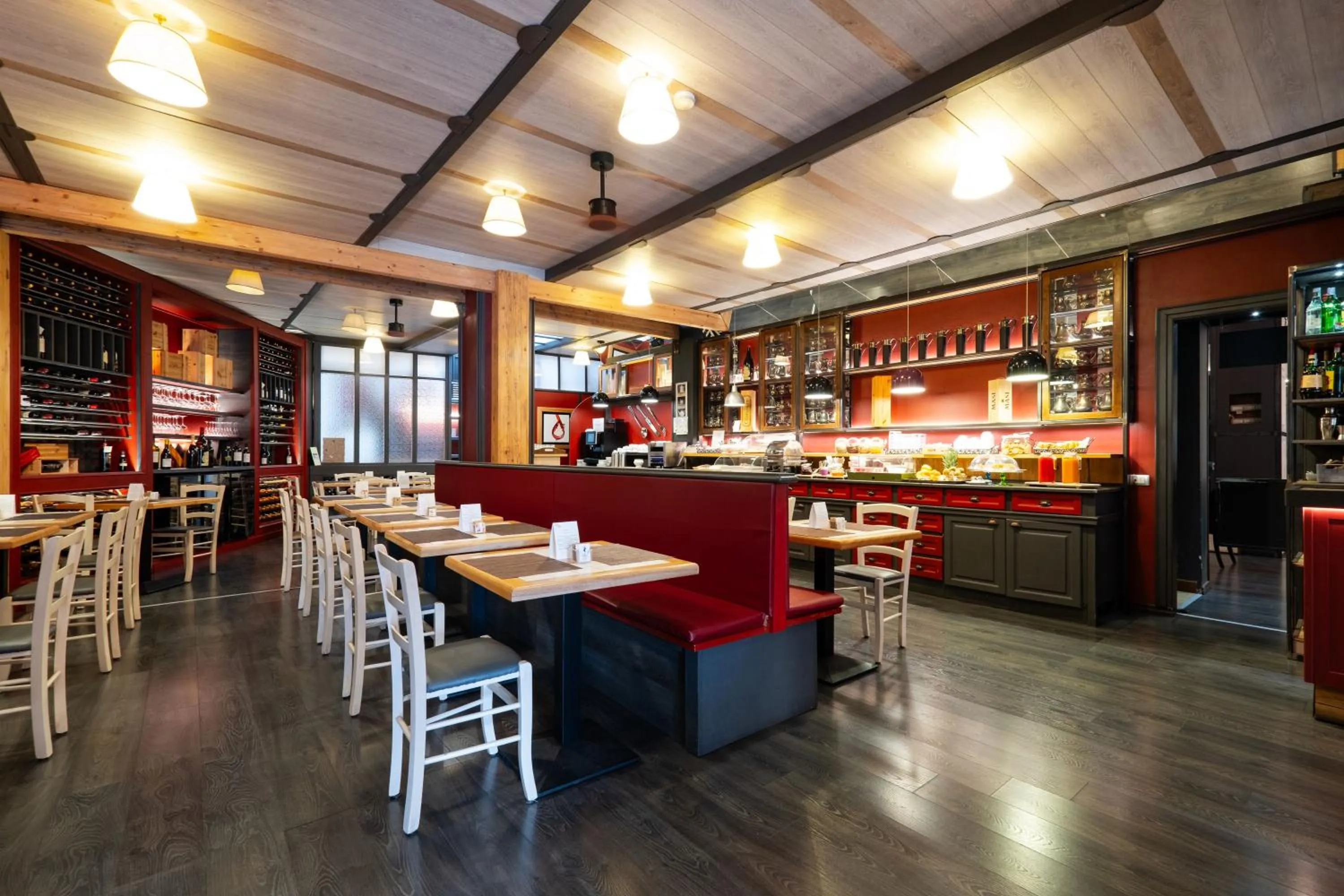 Restaurant/places to eat in Hotel Italia