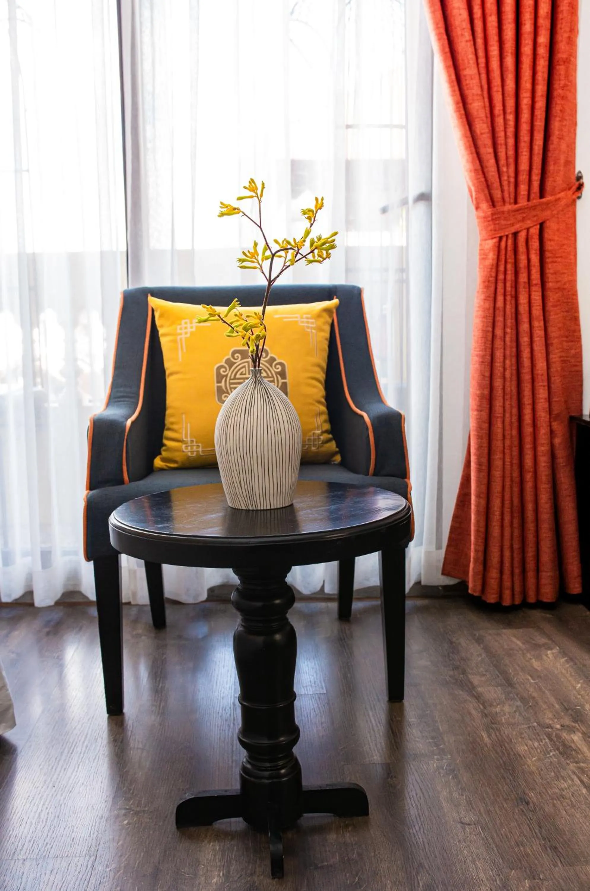 hair dresser in Hanoi Center Silk Boutique Hotel & Travel