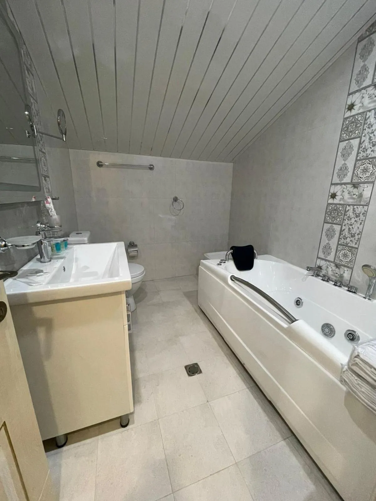 Bathroom in Anga Yerevan Hotel