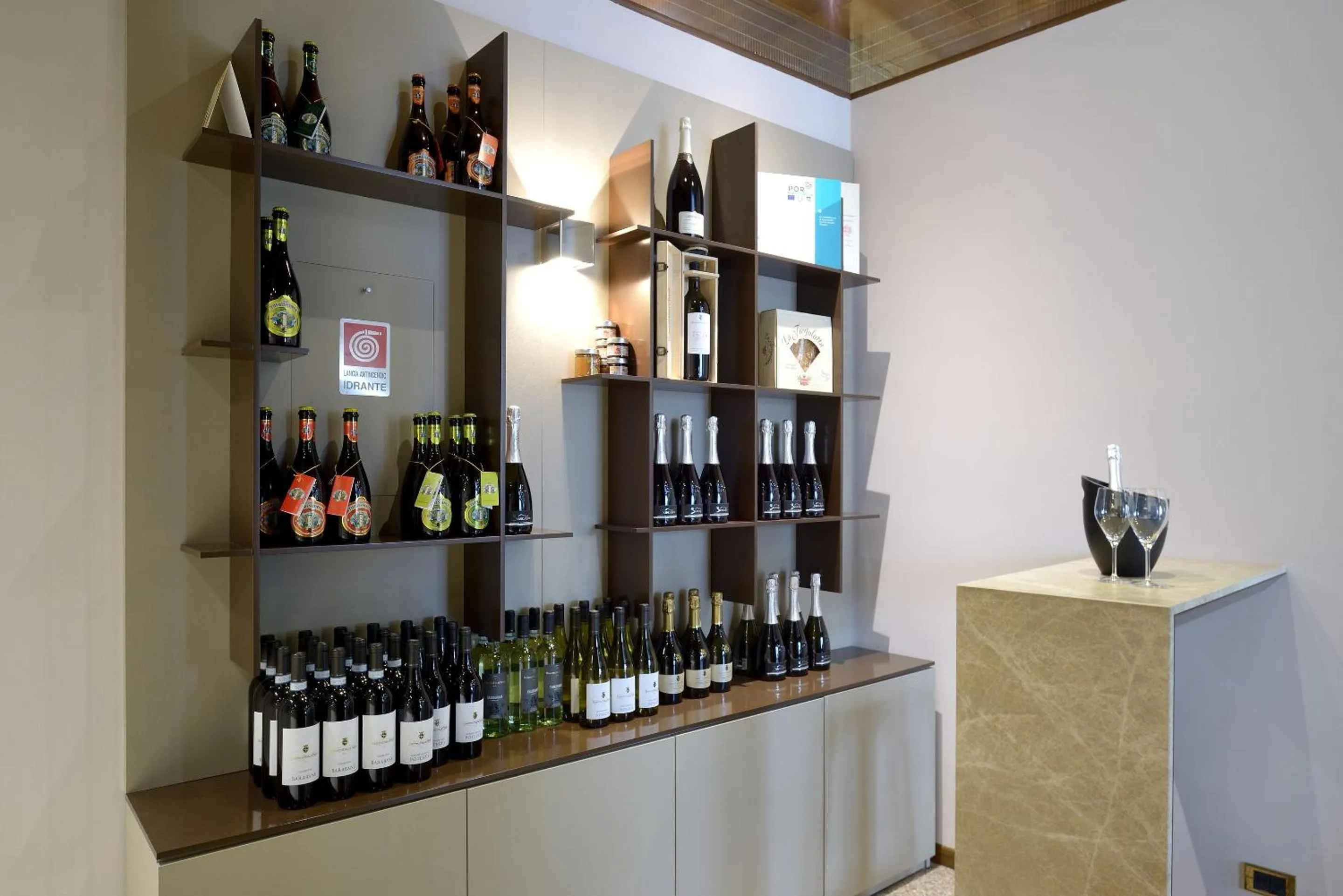 Lounge or bar in Hotel Canon d'Oro