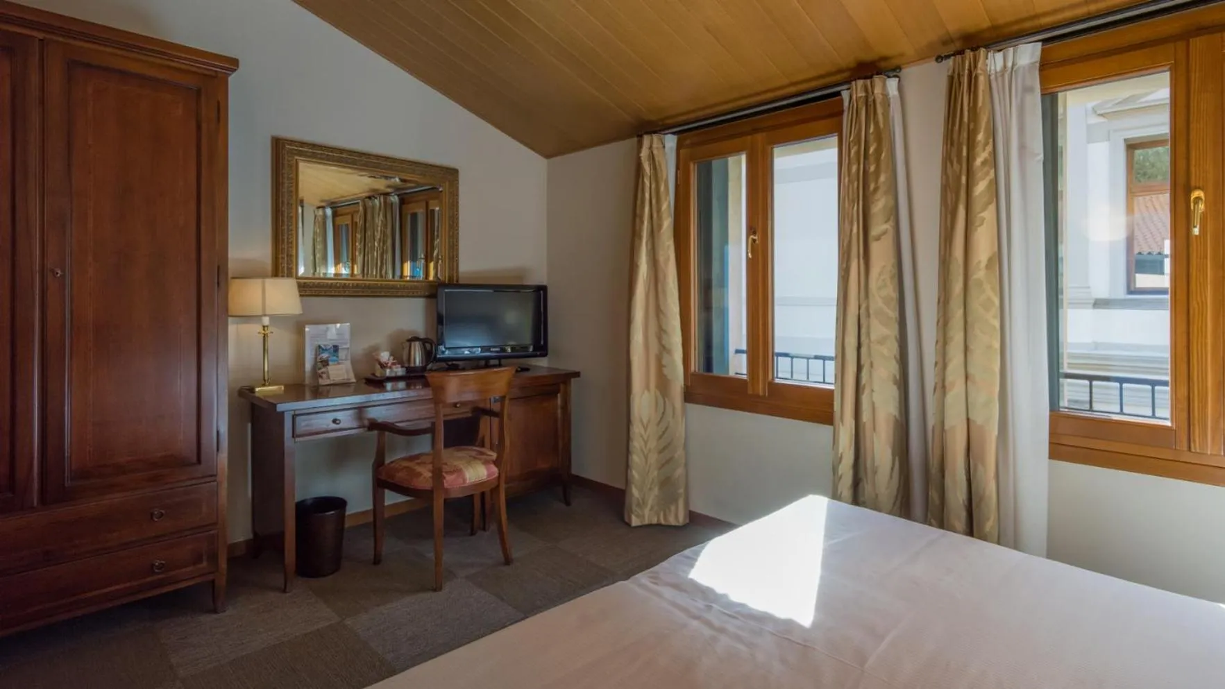 Photo of the whole room, Bed in Hotel Canon d'Oro