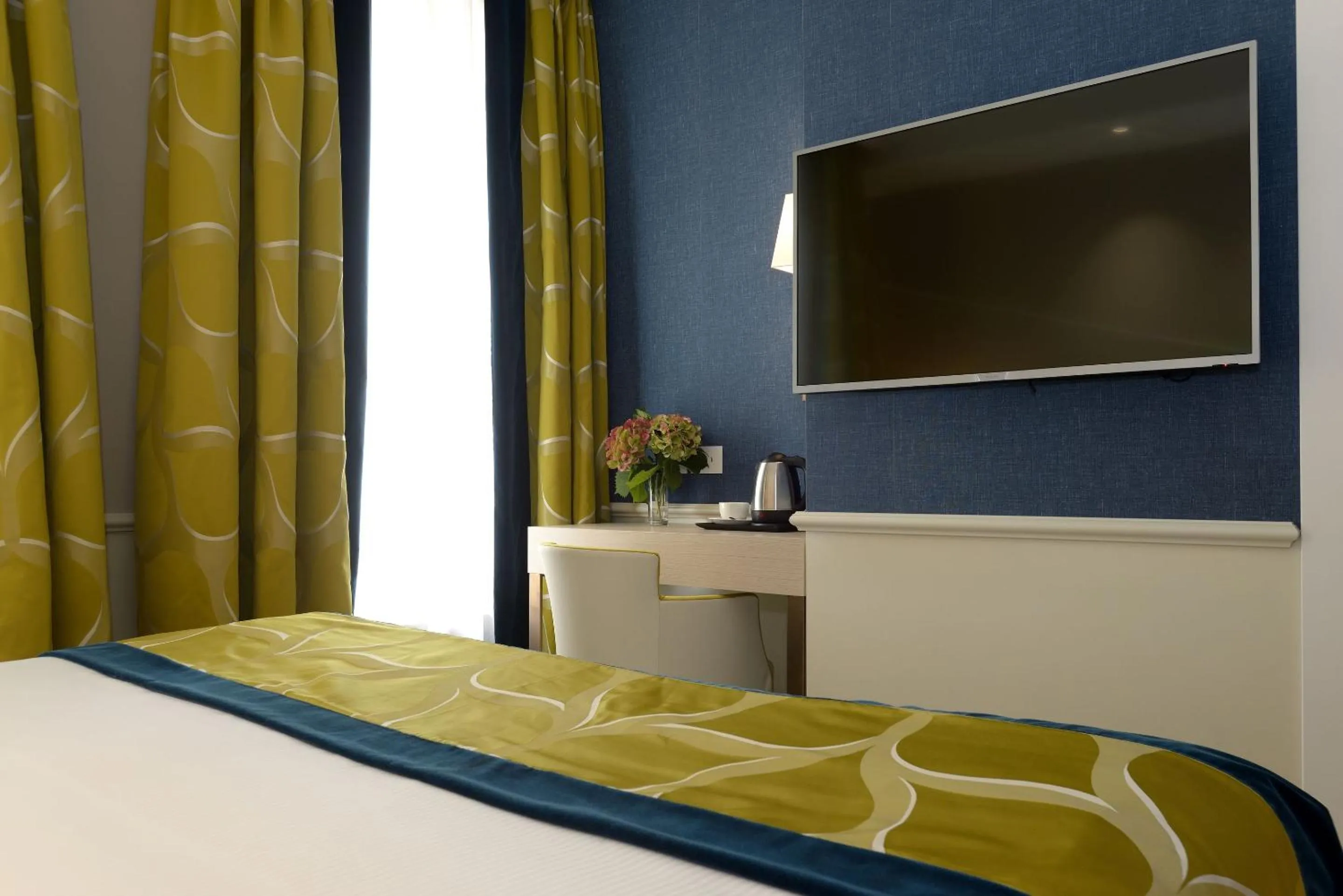 TV and multimedia, Bed in Hotel Canon d'Oro