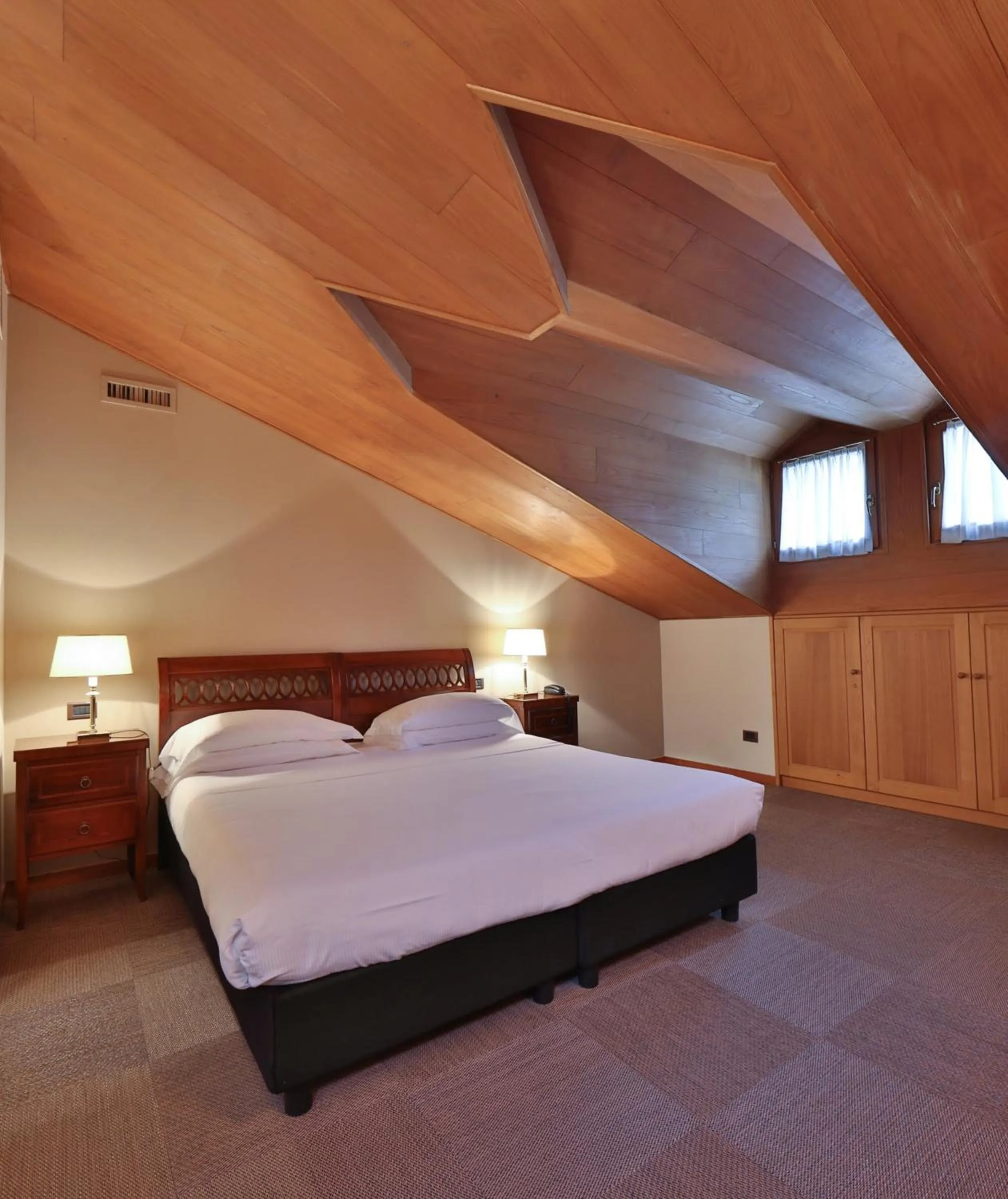 Bedroom, Bed in Hotel Canon d'Oro