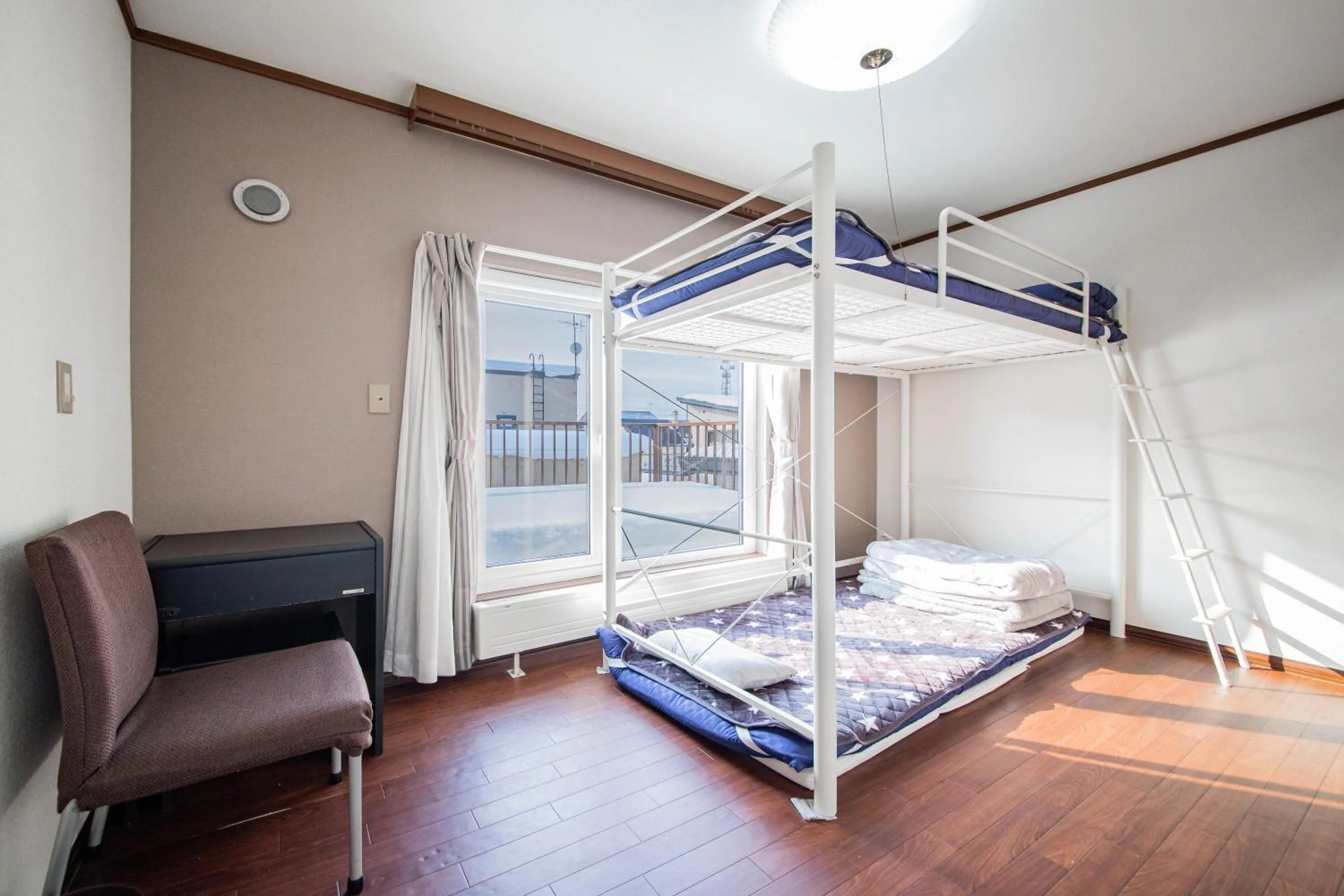 Bed in DOWNTOWN　TOKO11