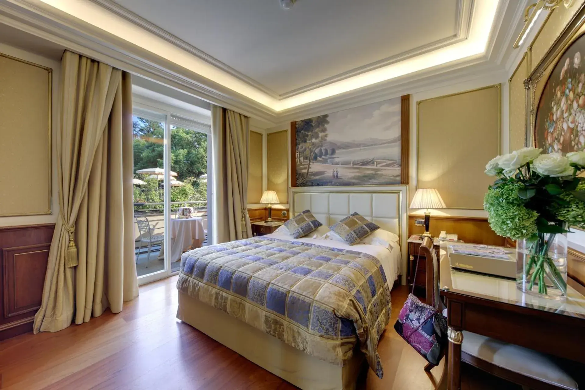 Classic Double or Twin Room - Mountain Side in Hotel Splendid Classic Double or Twin Room - Mountain Side in Hotel Splendid