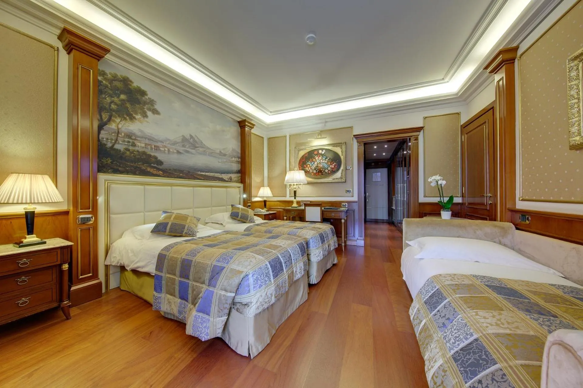 Bed in Hotel Splendid