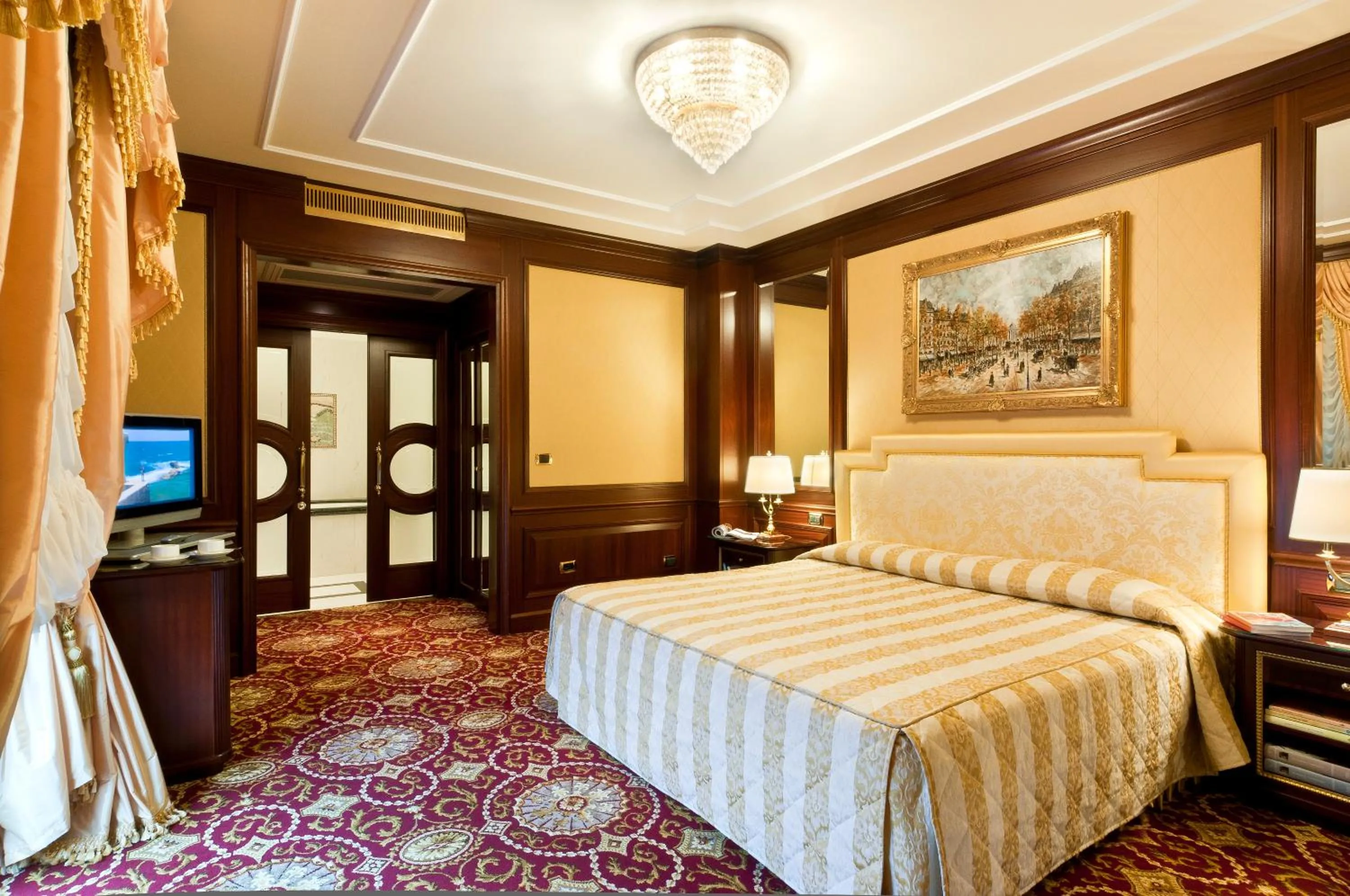 Bed in Hotel Splendid