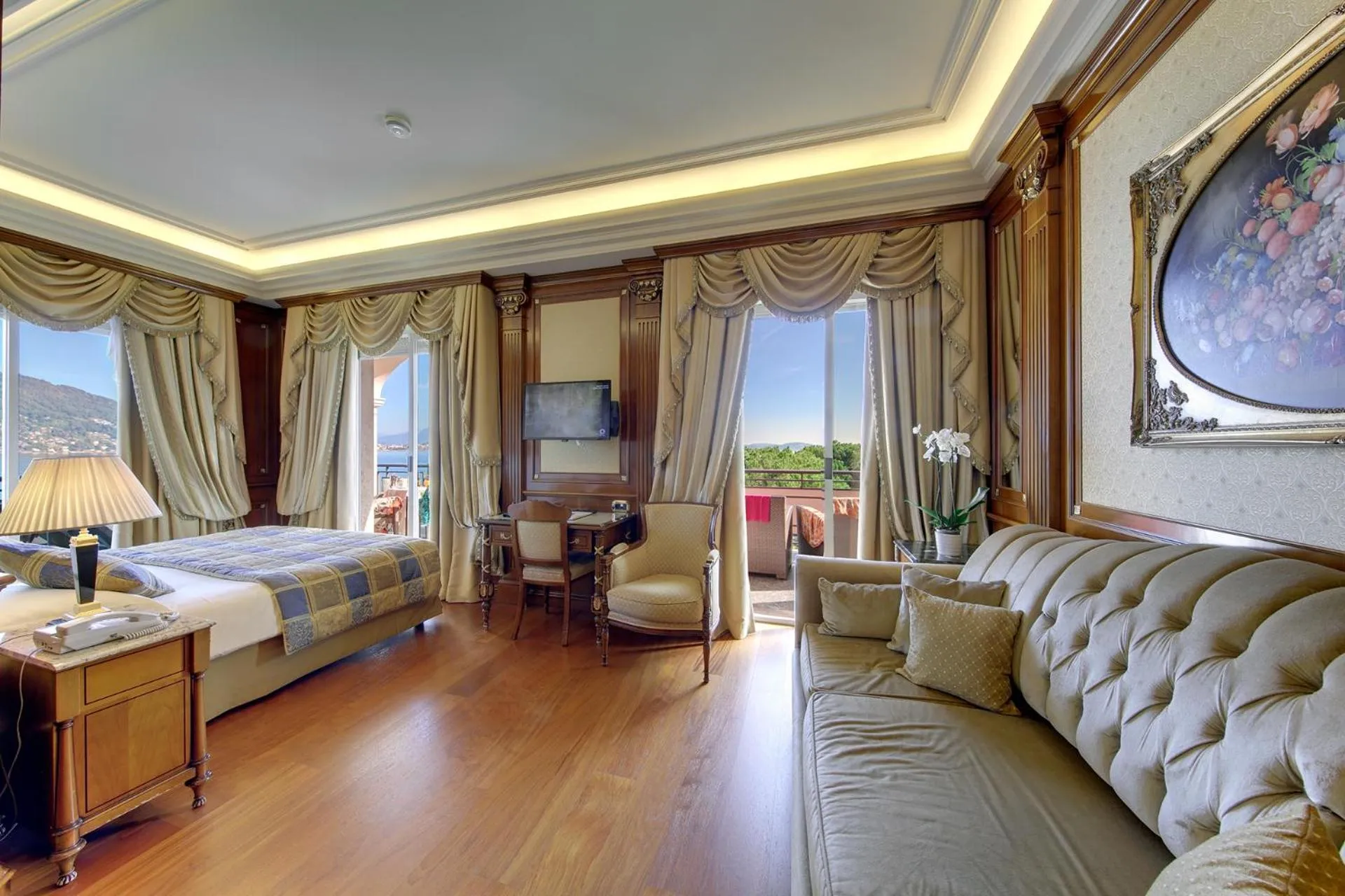 Bed in Hotel Splendid