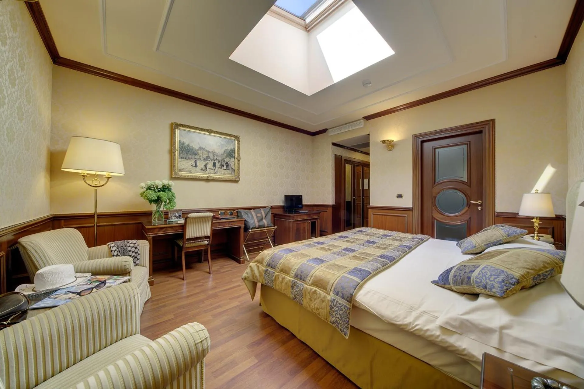 Bed in Hotel Splendid