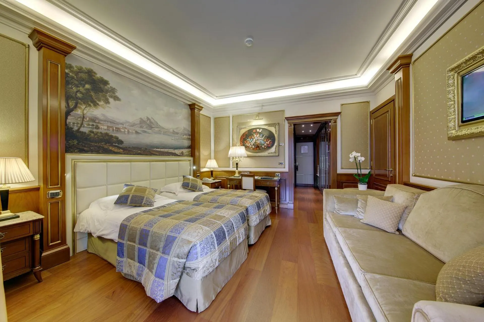 Bed in Hotel Splendid