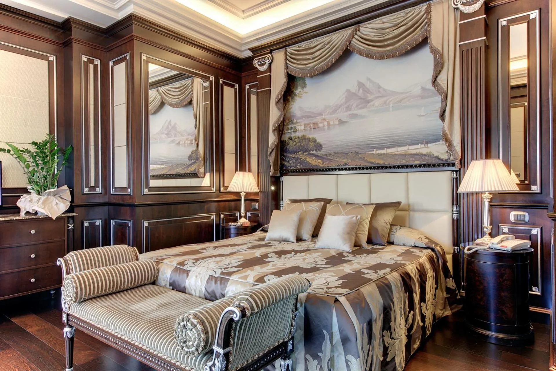 Bed in Hotel Splendid