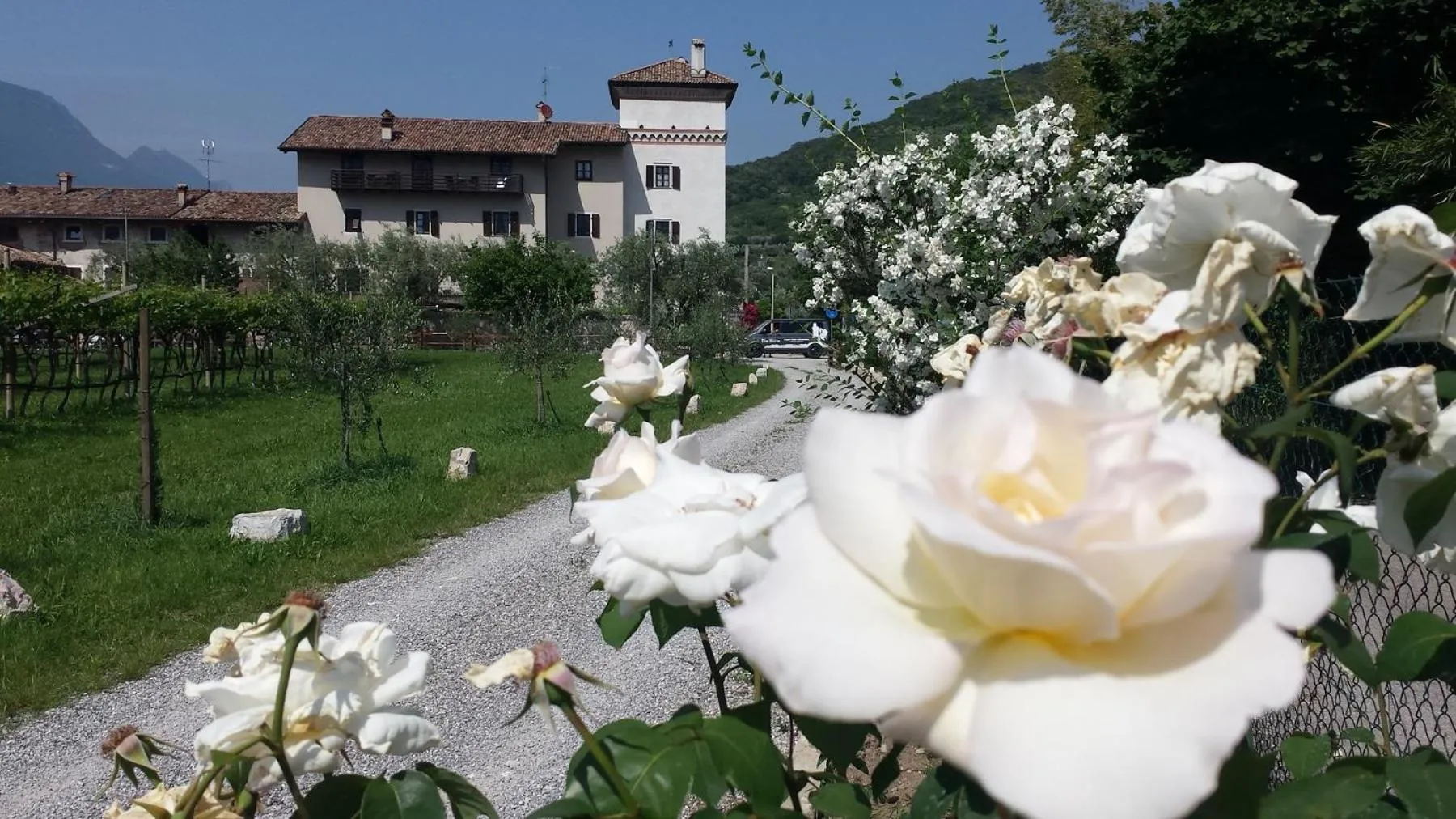 Facade/entrance in Residence La Colombera