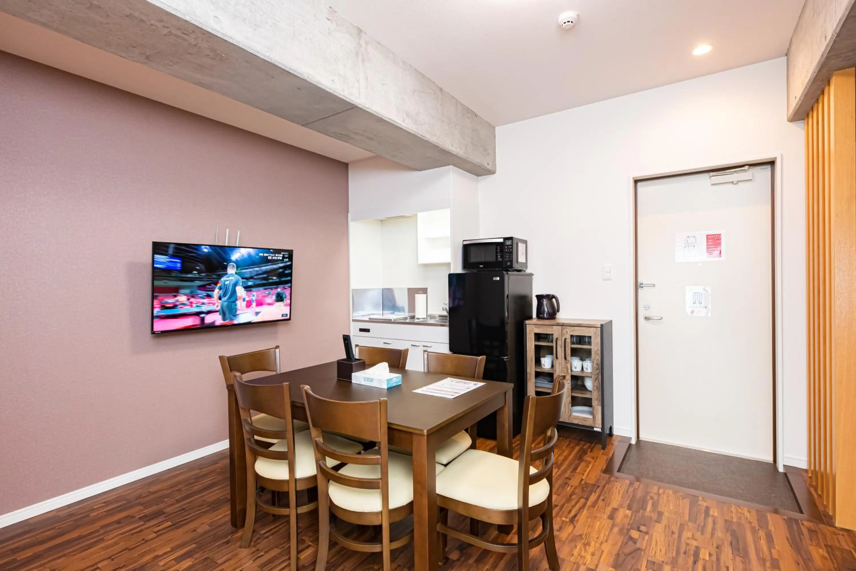 Dining area in STAYTUS