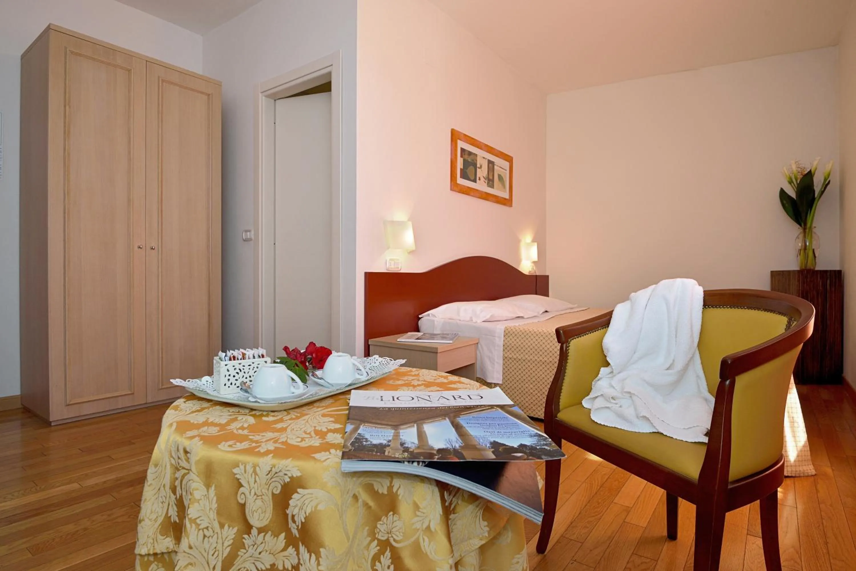 Photo of the whole room in Hotel La Colonna