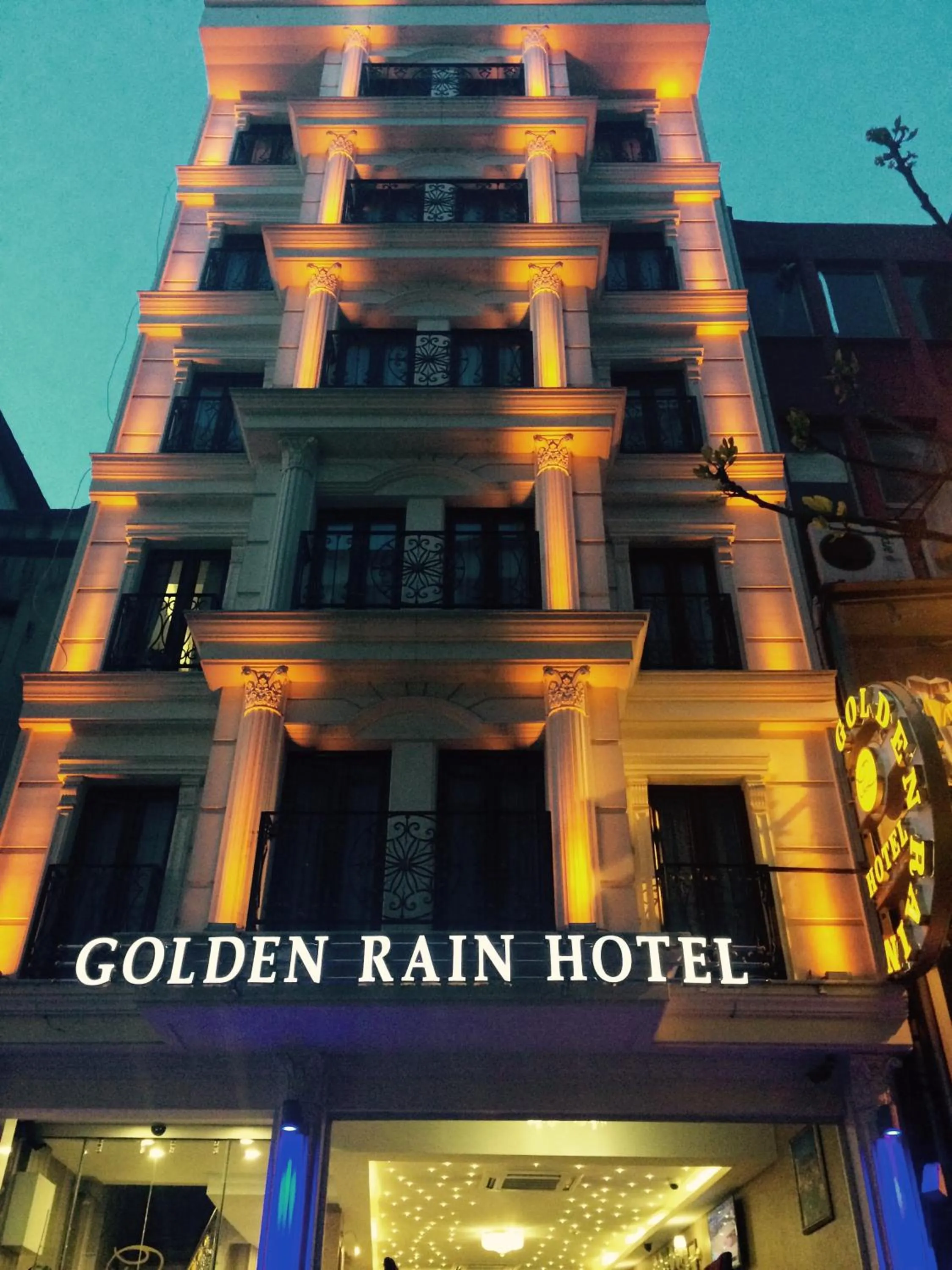Property building in Golden Rain Hotel Old City