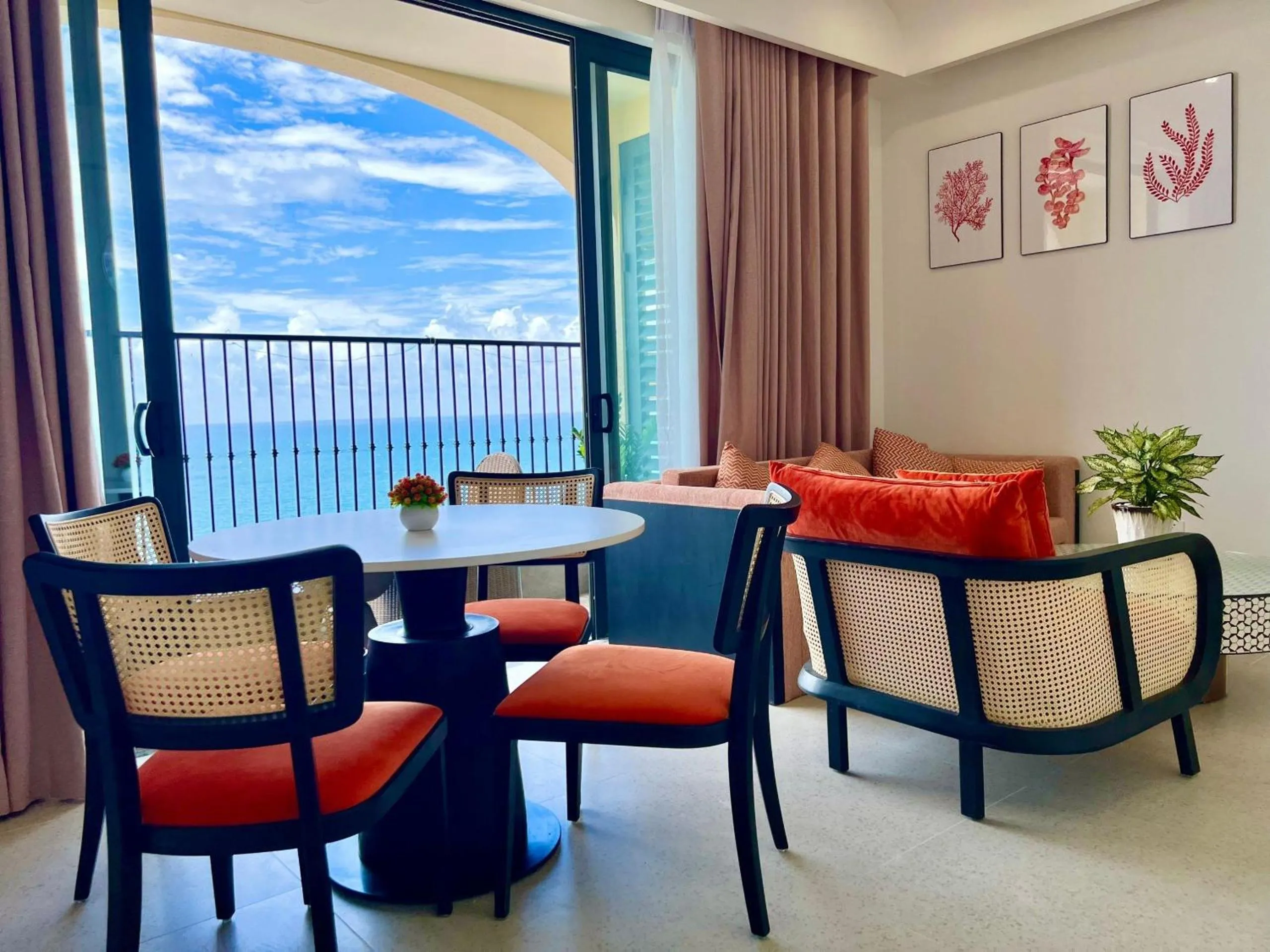 Living room in Harry Phu Quoc Hotel 3