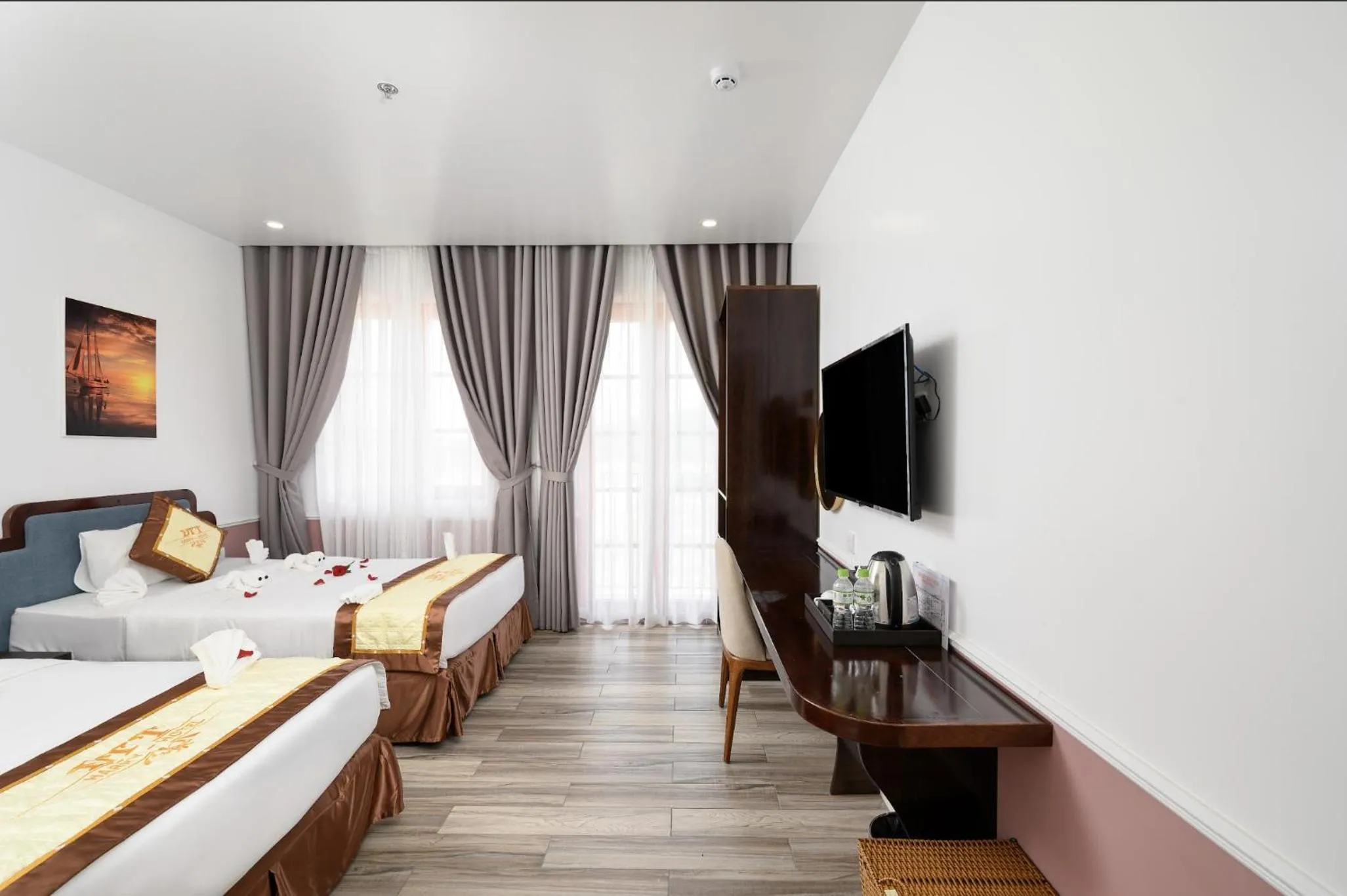 Bedroom, Bed in Harry Phu Quoc Hotel 3