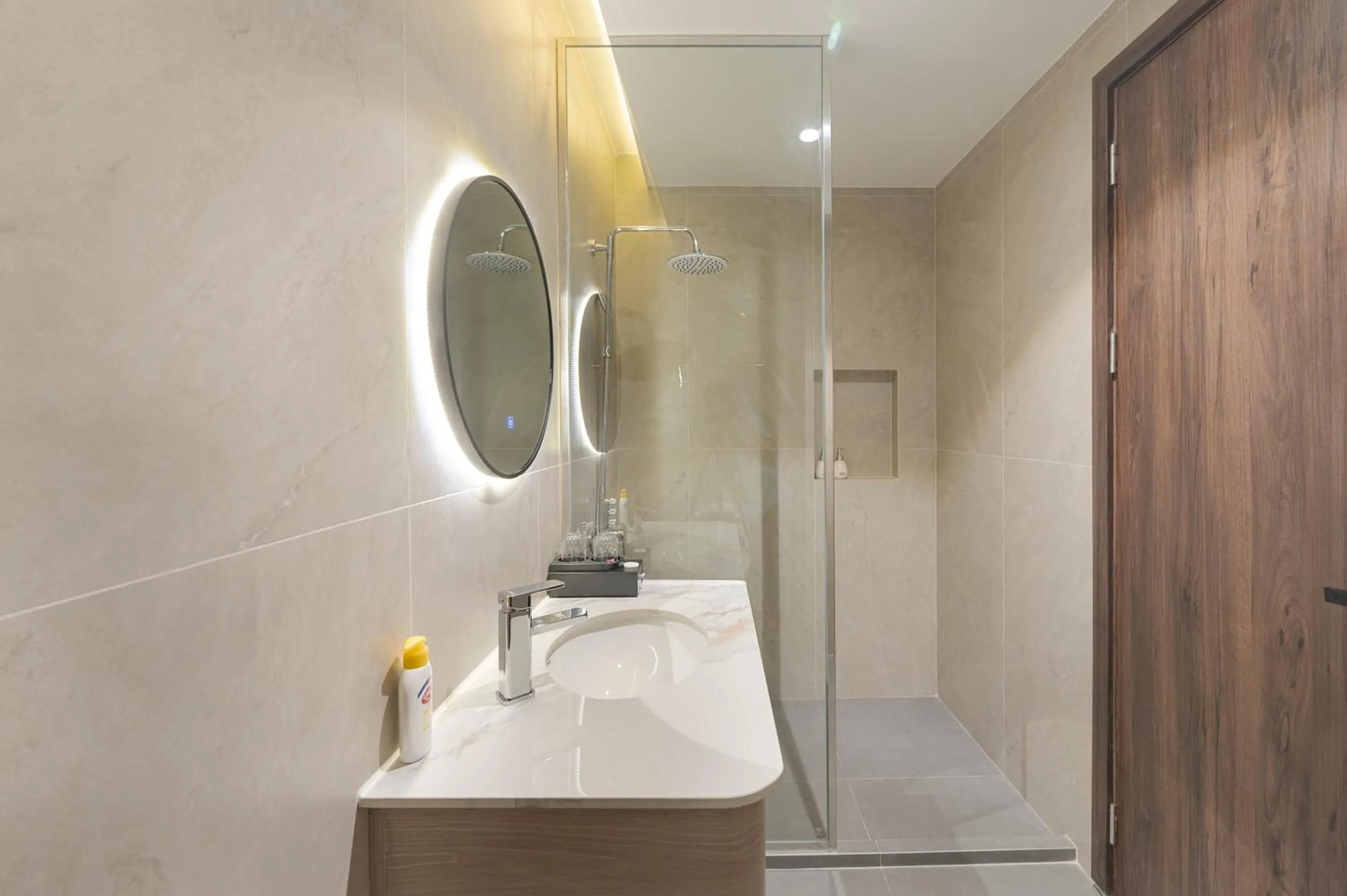 Shower in Harry Phu Quoc Hotel 3